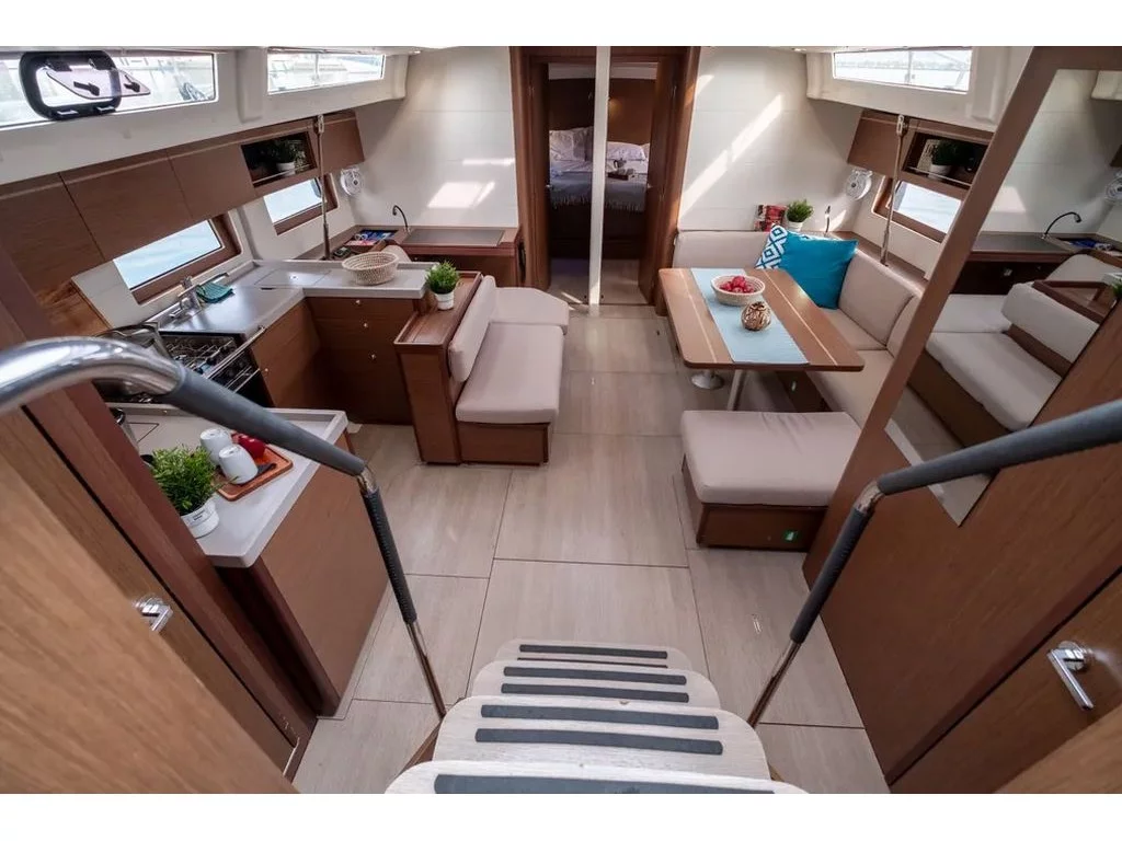 Oceanis 51.1 (LFK-51.1) Interior image - 1