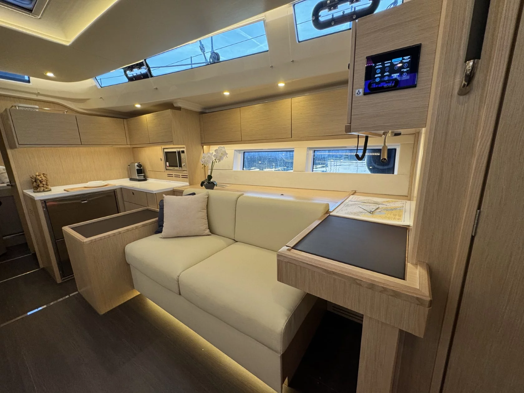 Bavaria C57 Style (Mina)  - 42