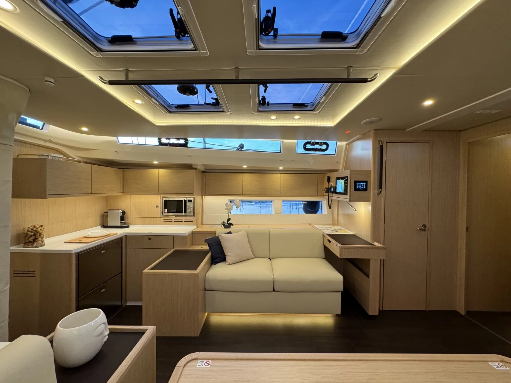 Bavaria C57 Style (Mina)  - 43