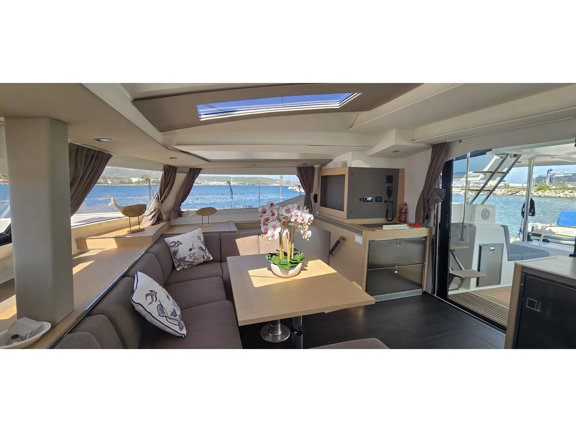 Fountaine Pajot Elba 45 (Ruinart) Interior image - 6
