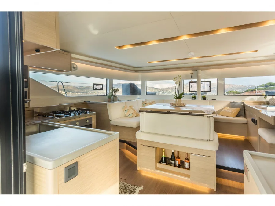 Lagoon 51 (JEWEL (Charter rate includes VAT, Skipper Fee, Generator, Air-condition, Watermaker, Icemaker, Dishw) Interior image - 41