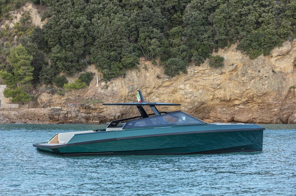 Photo #4 - Wally 43 (Azure) in Mykonos - 22663