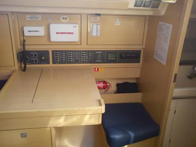 Elan 340 (Arwen) interior - 5
