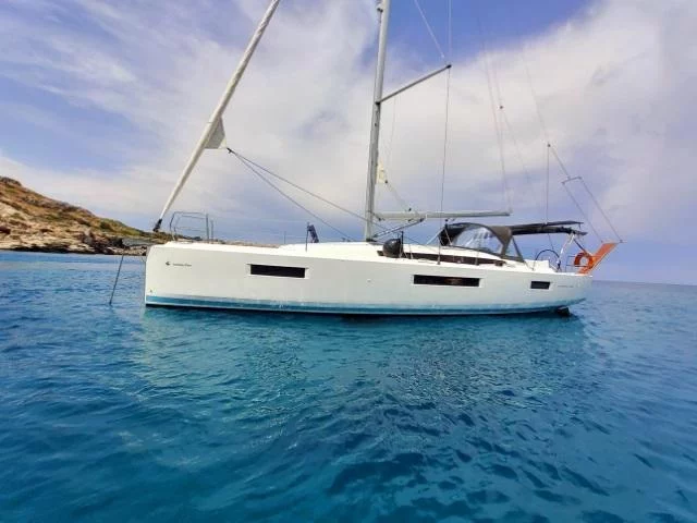 Sun Odyssey 440 (Holiday Kiss) Main image - 0