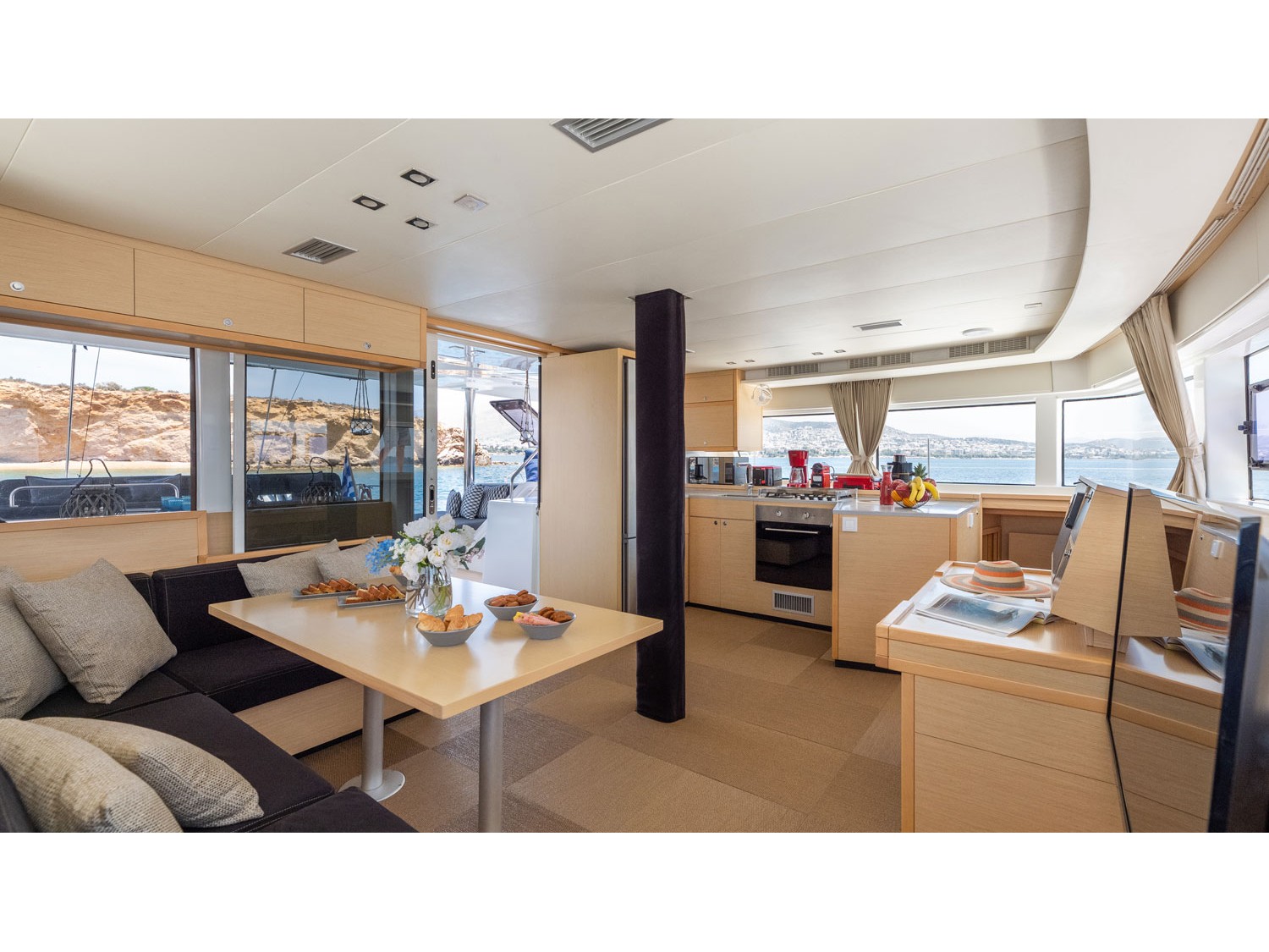 Photo #9 - Lagoon 52 - 6 Cabin (Royal Hearts ( - - Refit 2024)) in Athen - 24503