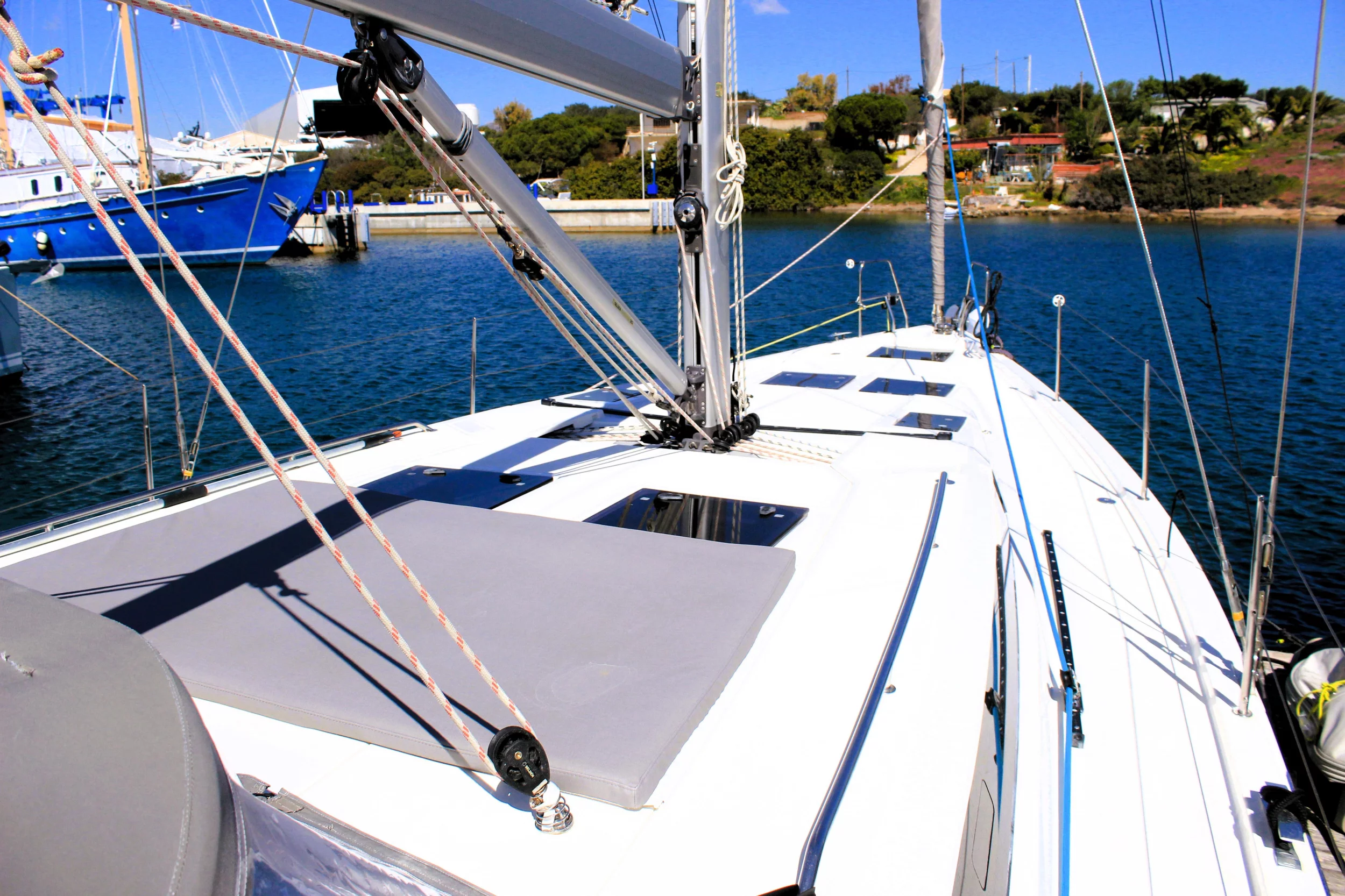 Bavaria C45 Style (Amaryllis)  - 15