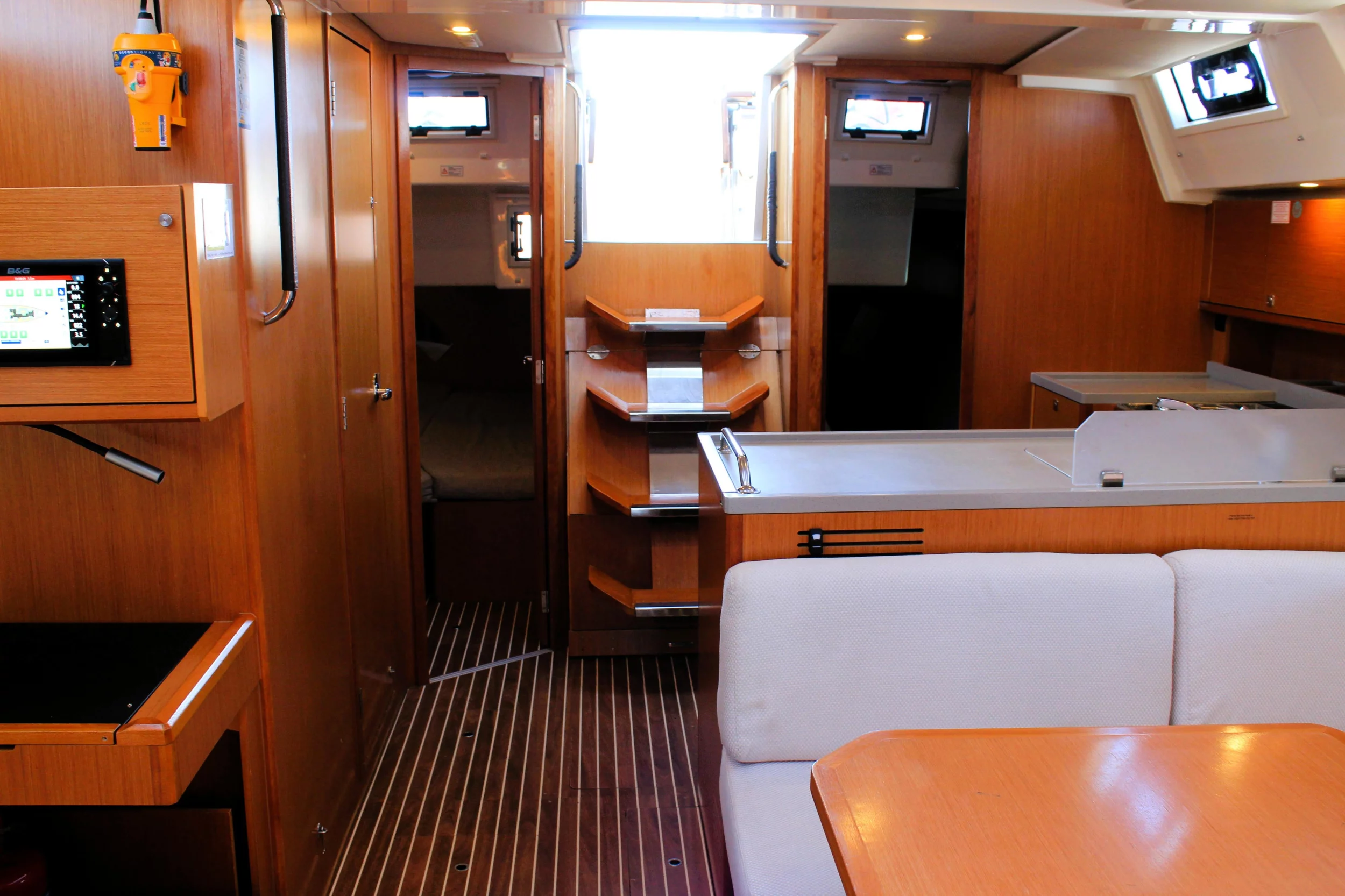 Bavaria C45 Style (Amaryllis)  - 18