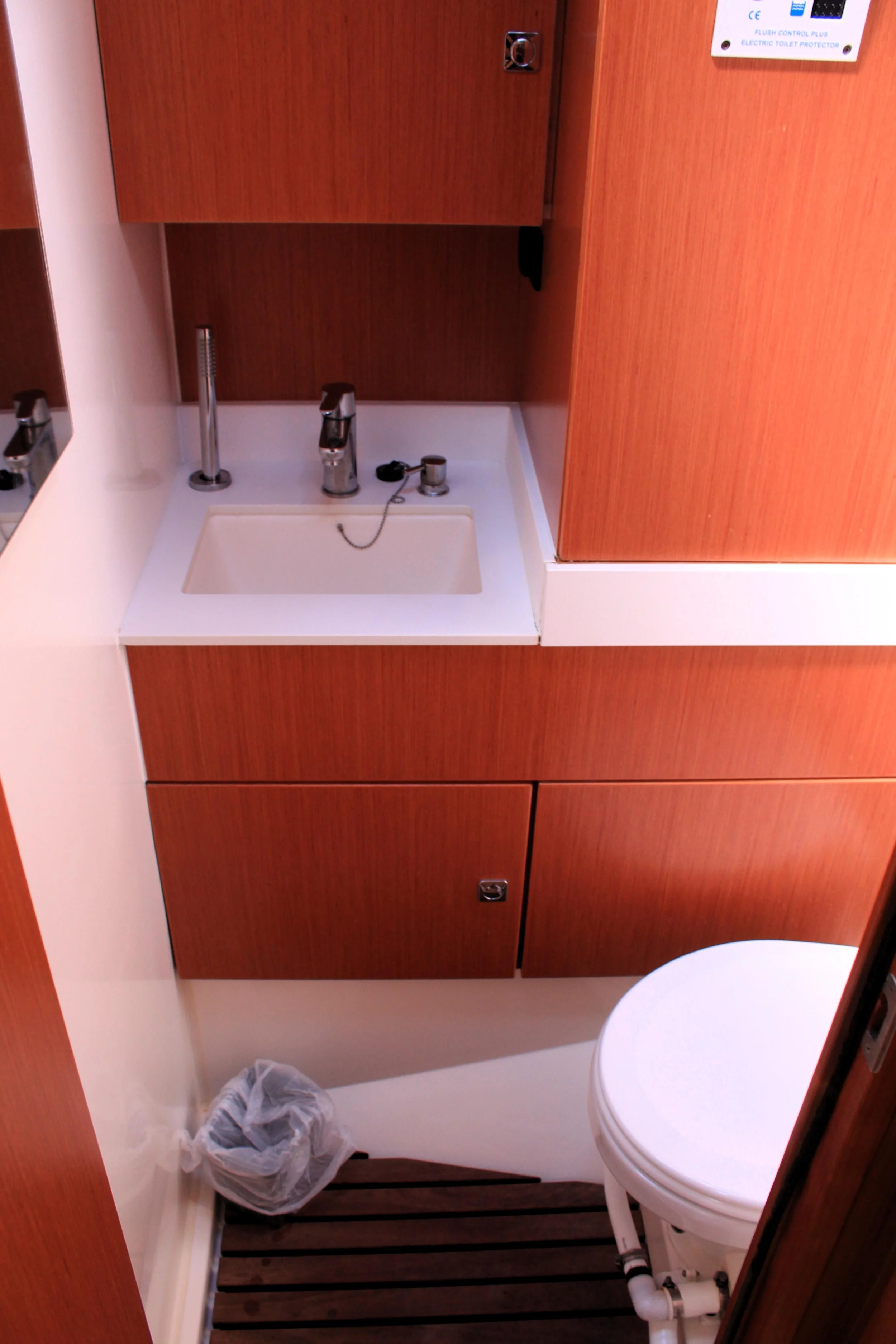 Bavaria C45 Style (Amaryllis)  - 16