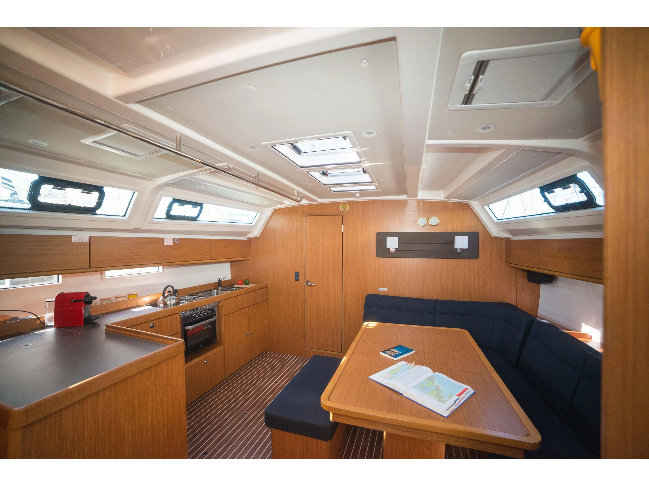 Bavaria Cruiser 46 (Charm) Interior image - 32