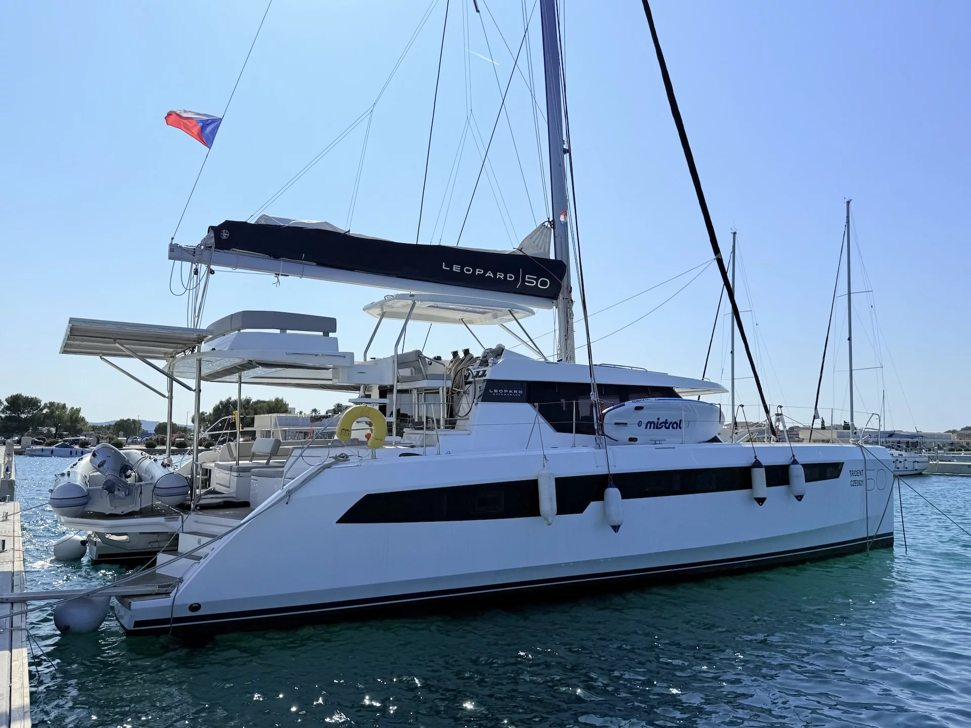 Leopard 50 (Trident)  - 16