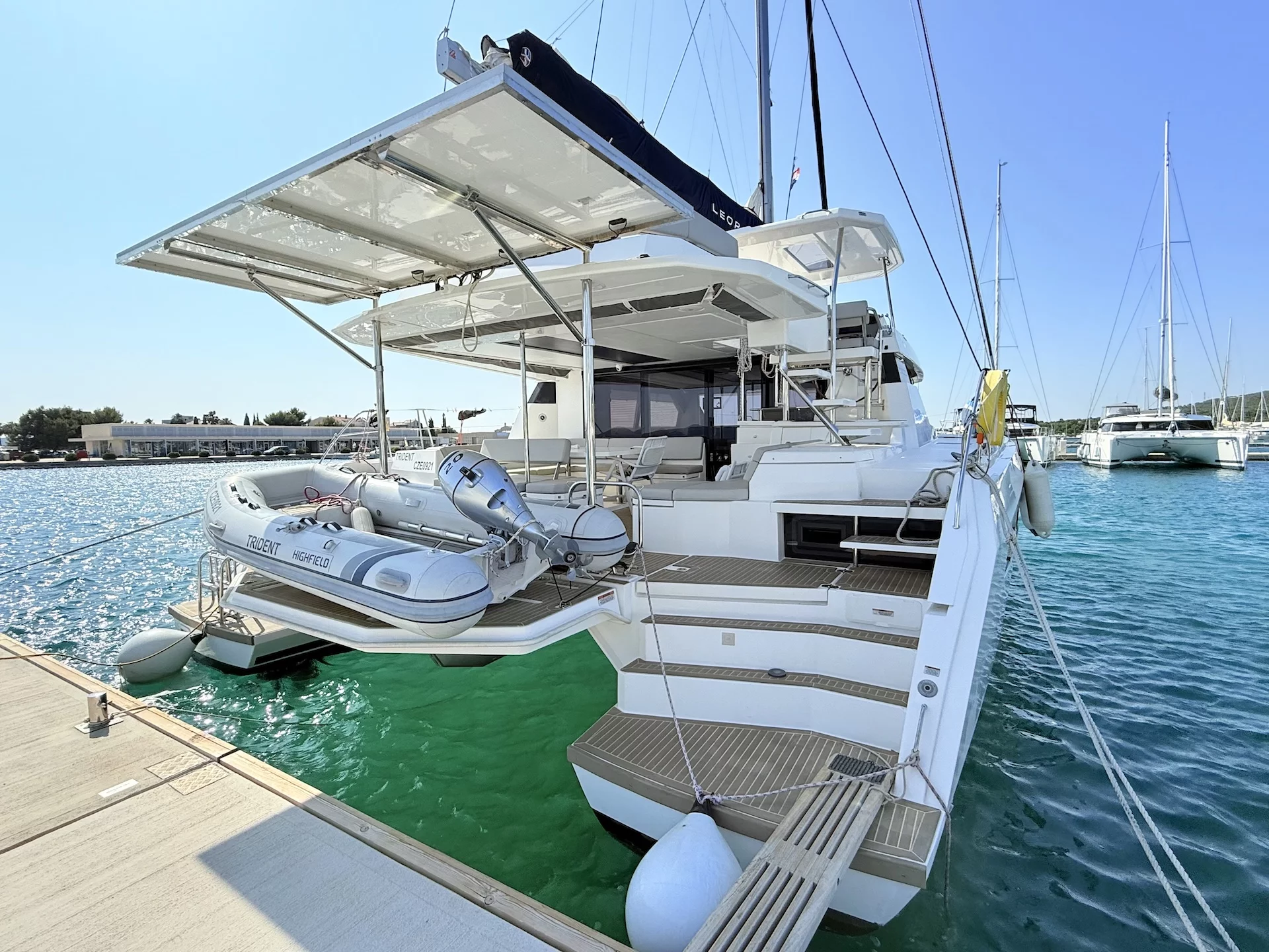 Leopard 50 (Trident)  - 17