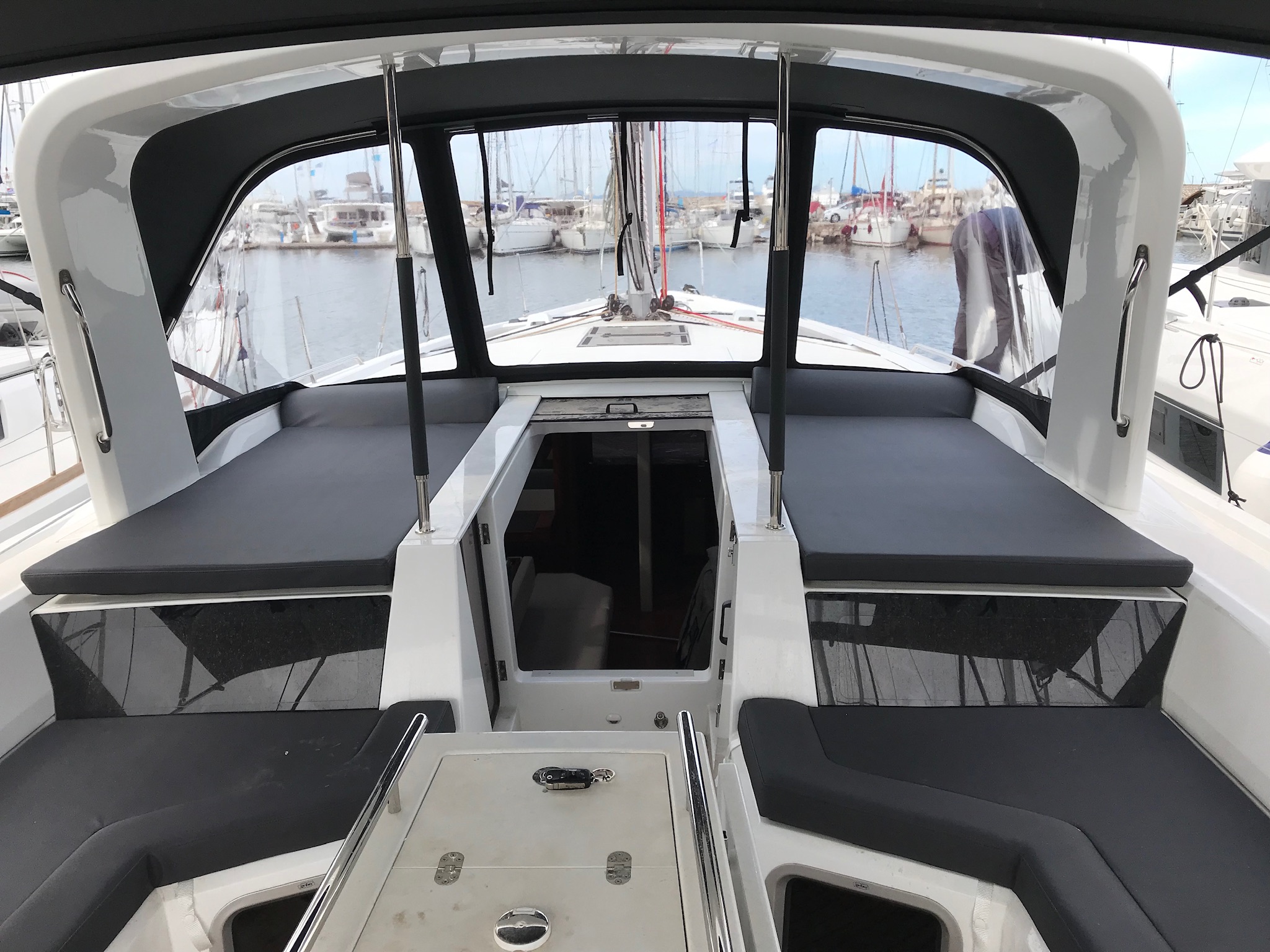 Photo #17 - Oceanis 51.1 (Famiglia) in Athen - 24604