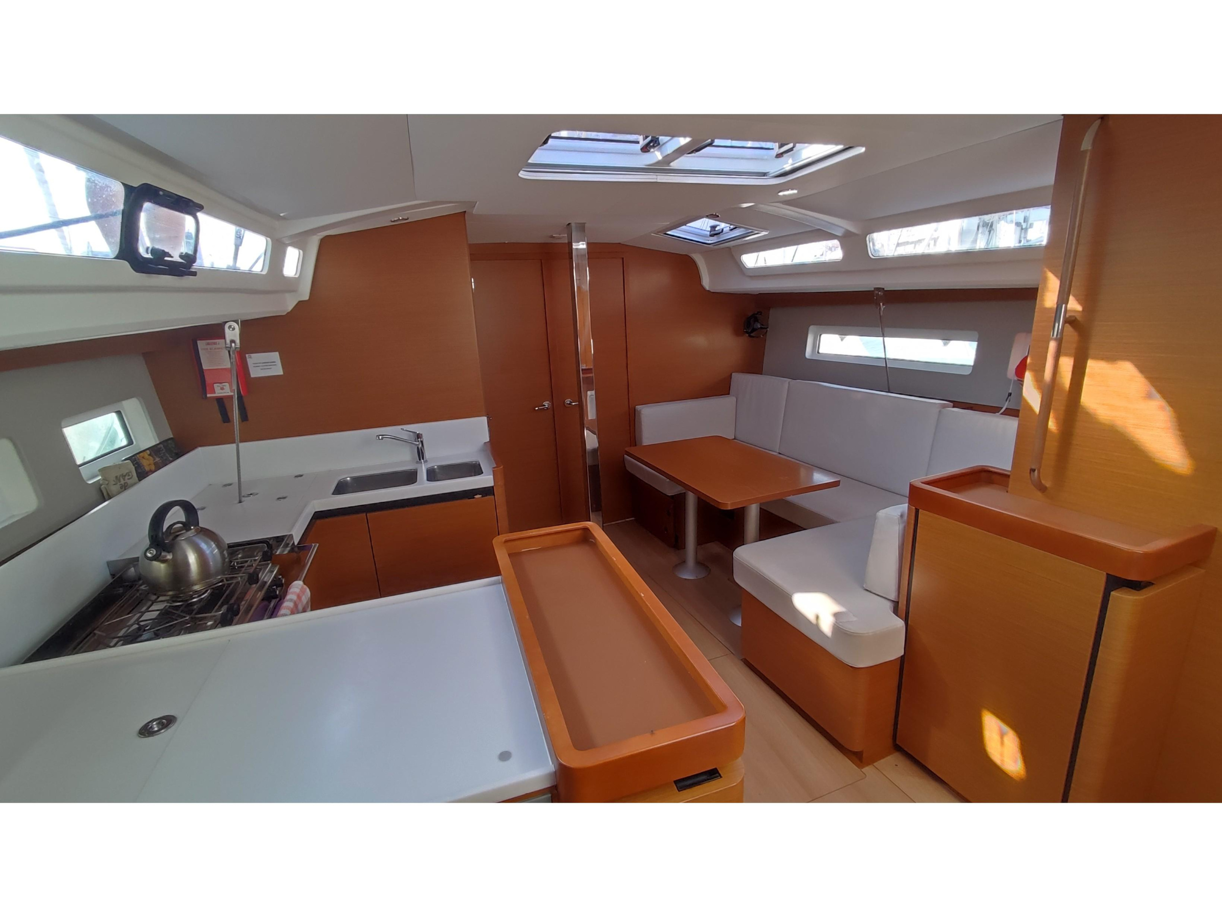 Photo #8 - Sun Odyssey 440 (Erato) in Volos - 15257
