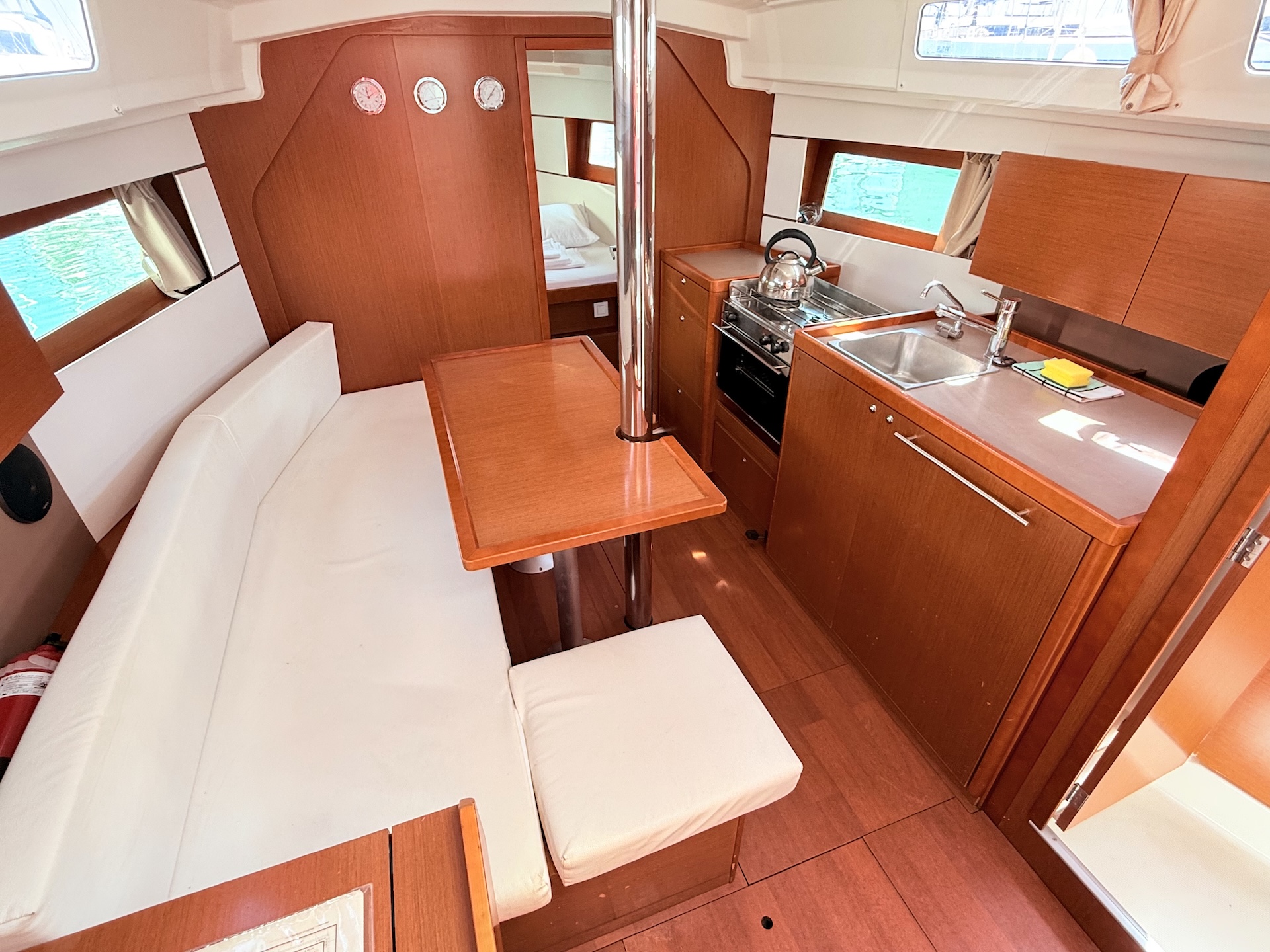 Photo #4 - Oceanis 35 (Vendy) in Sukosan - 3992