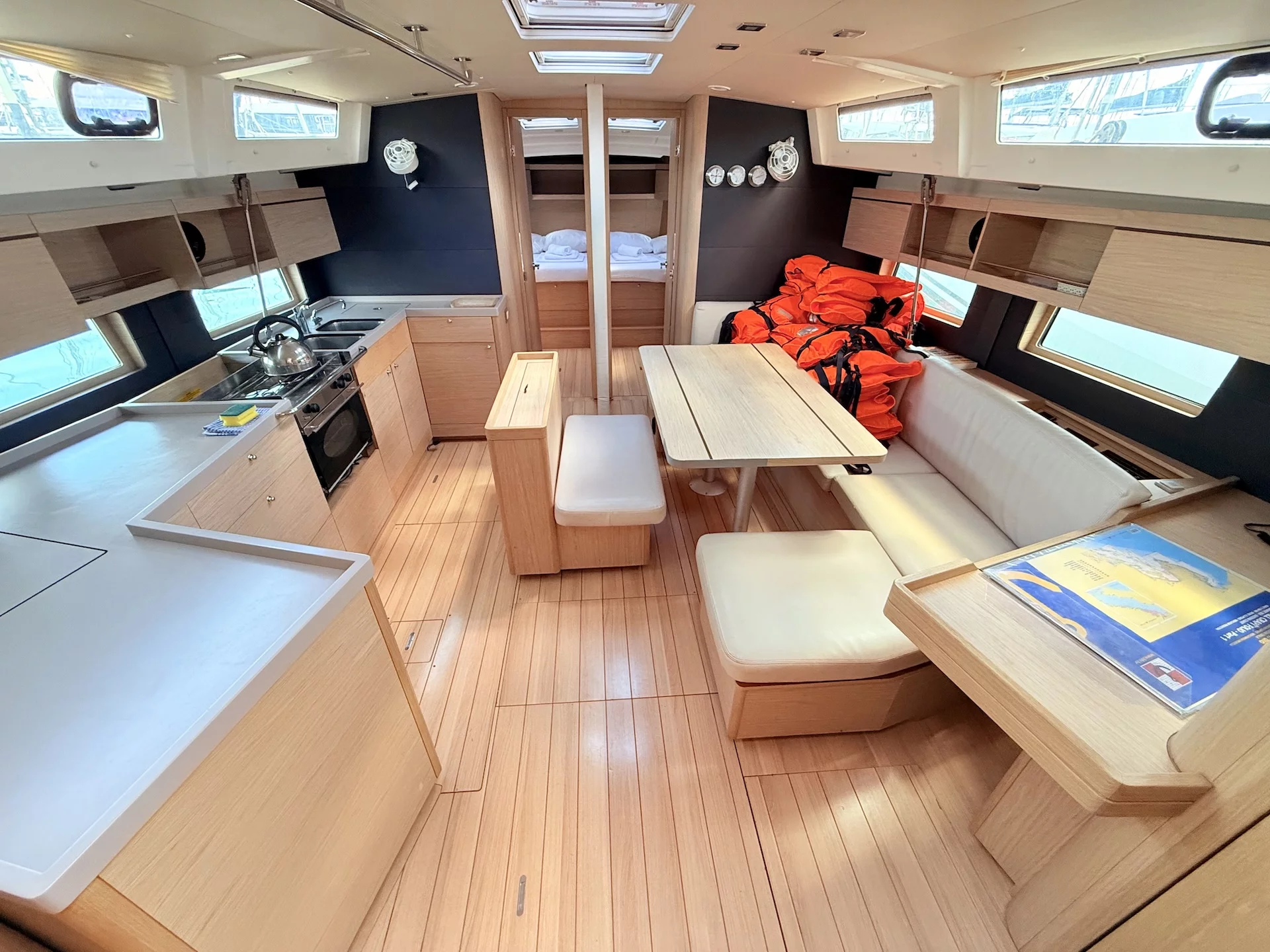 Oceanis 46.1 (DARIA & ENGARA) Interior image - 4