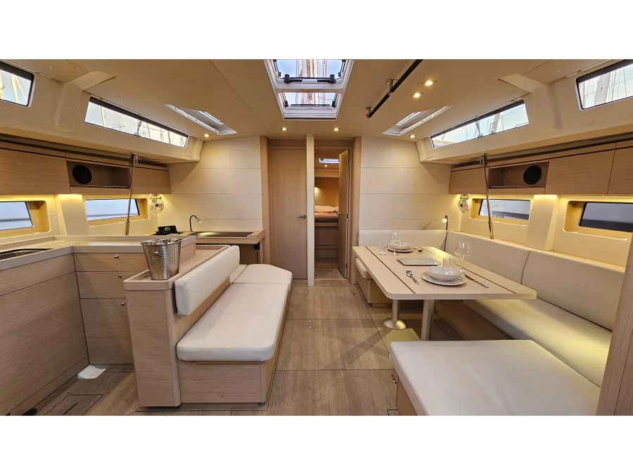 Oceanis 51.1 (Amelie) Interior image - 6