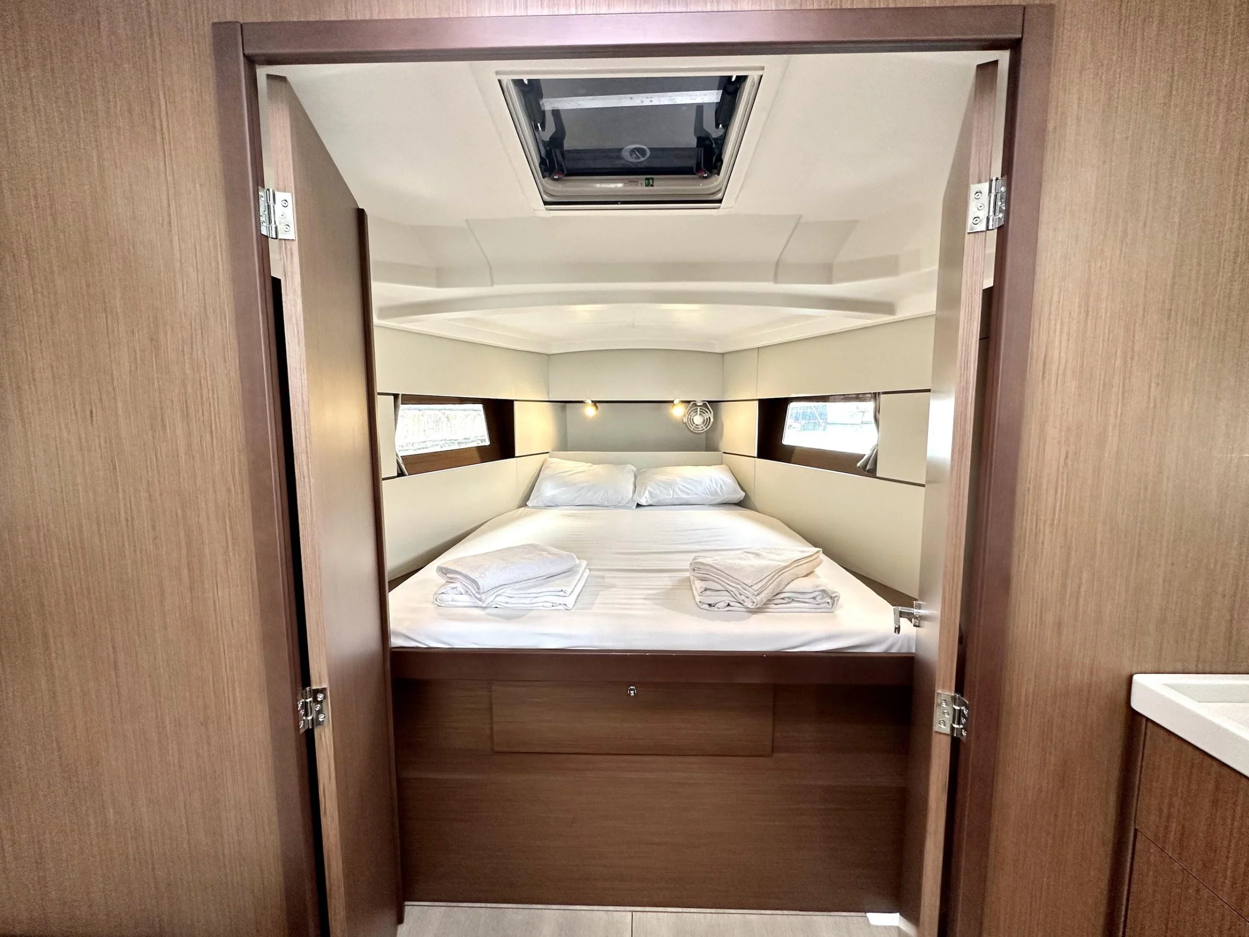 Oceanis 38.1 (Sail Lyra)  - 7