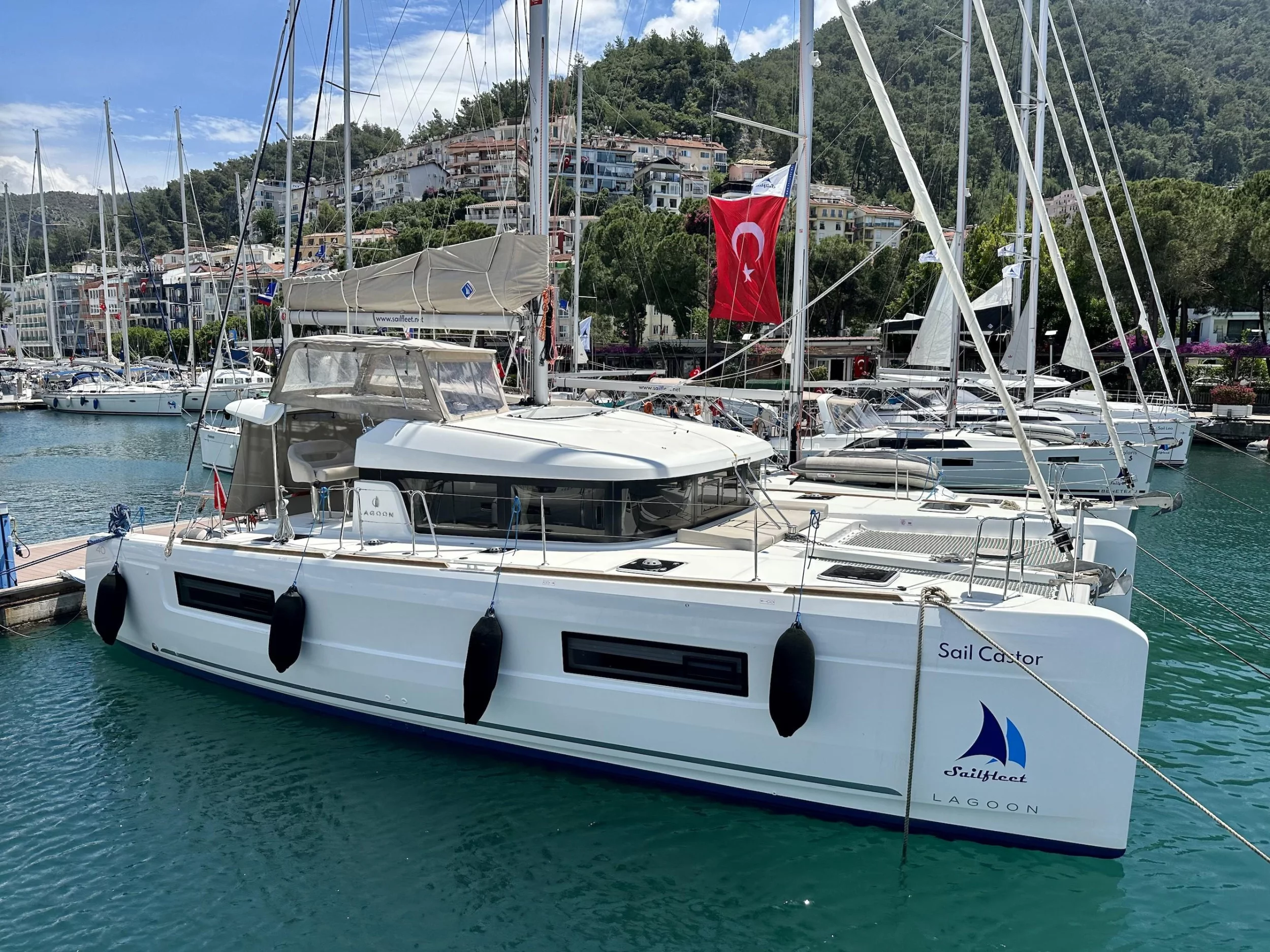 Lagoon 40 (Sail Castor) Main image - 0