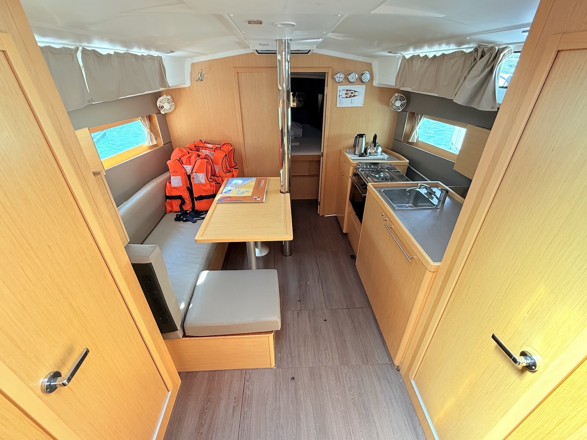 Photo #10 - Oceanis 38.1 (Foxy) in Sukosan - 10318