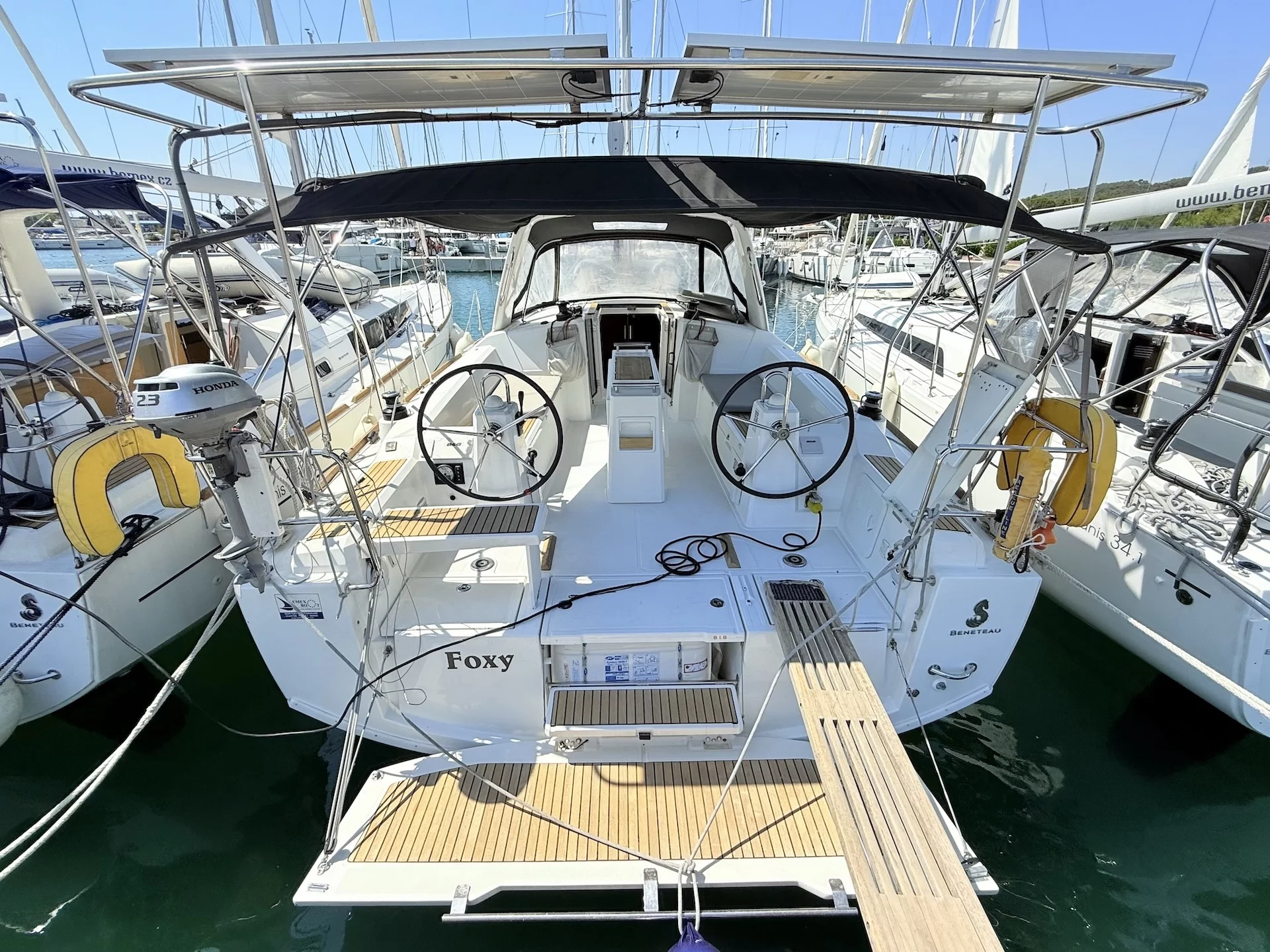 Oceanis 38.1 (Foxy)  - 5