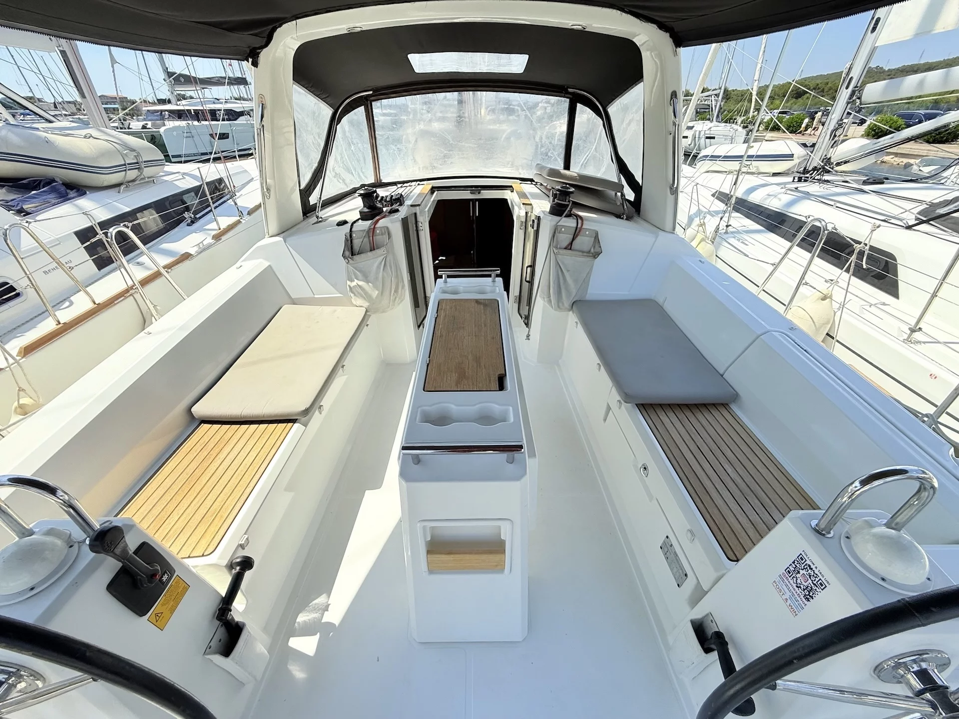 Oceanis 38.1 (Foxy)  - 1