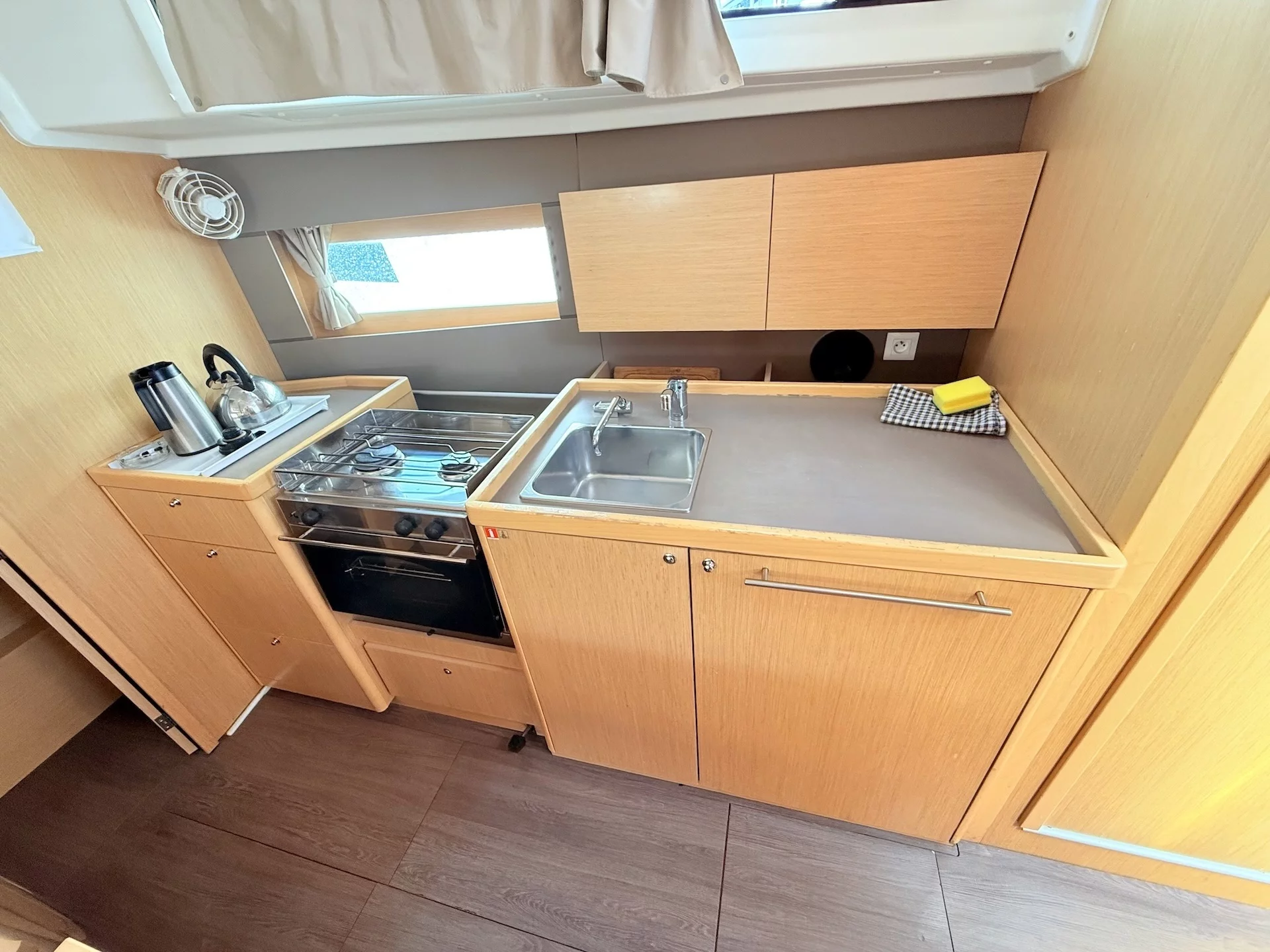 Oceanis 38.1 (Foxy)  - 6
