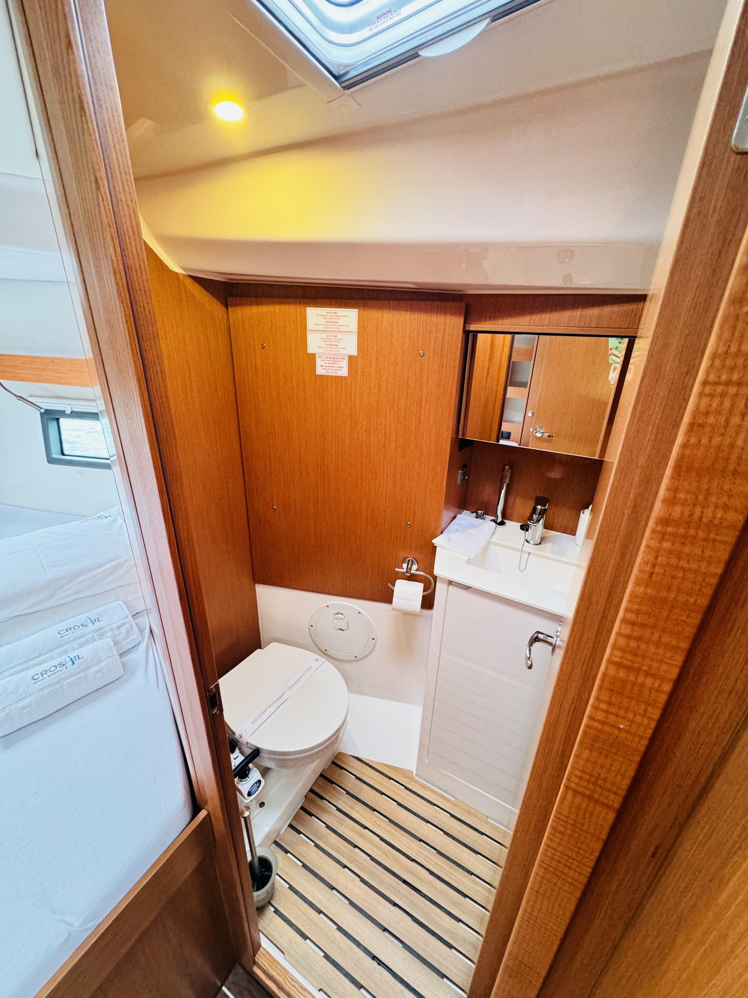 Photo #7 - Bavaria C38 (Mila) en Novi Vinodolski - 23513