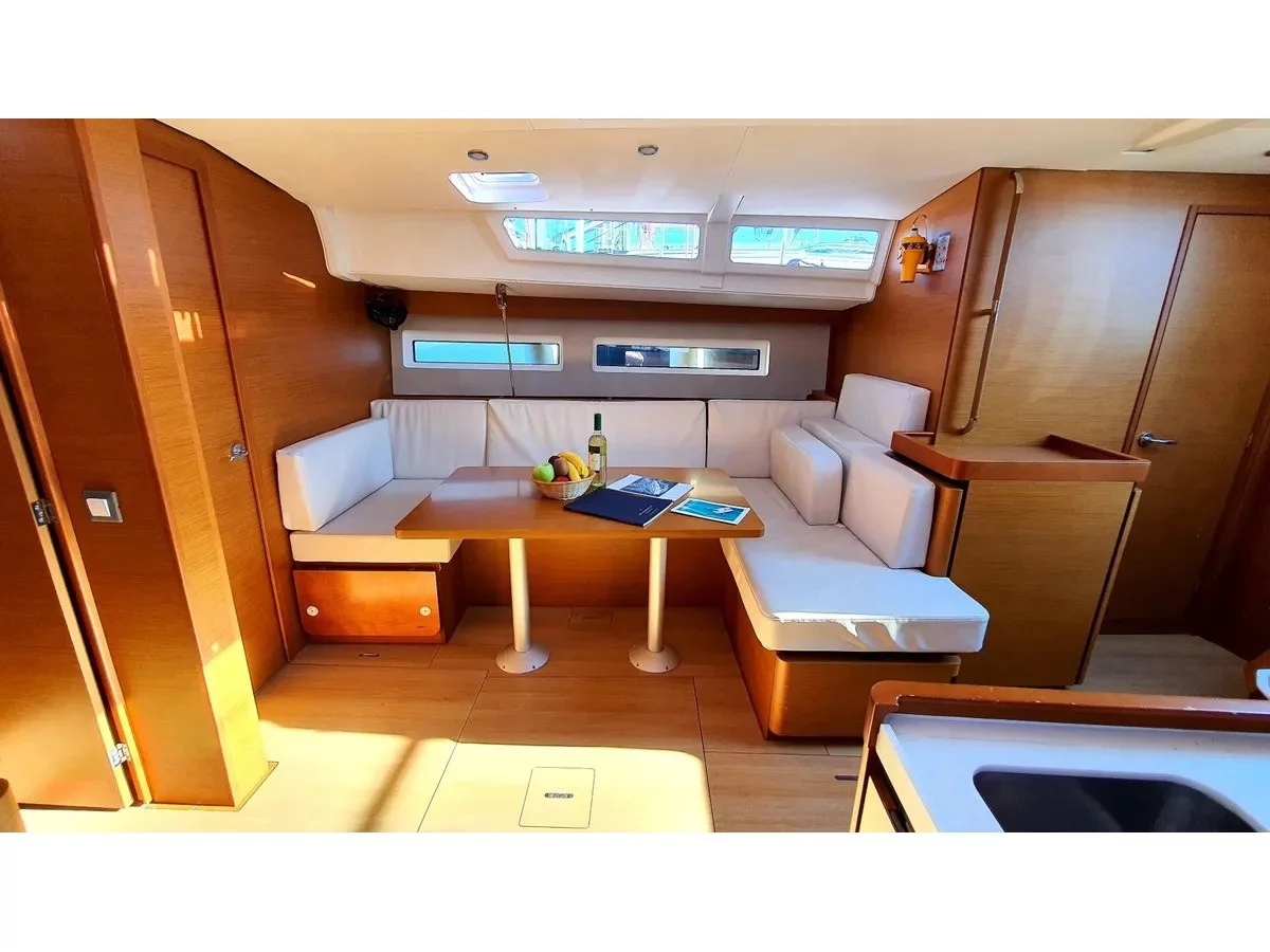 Sun Odyssey 490 (Dalion) Interior image - 3
