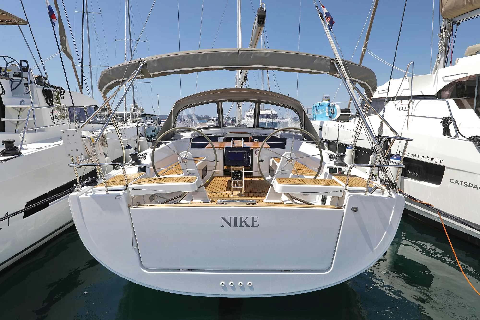 Hanse 418 (NIKE)  - 5