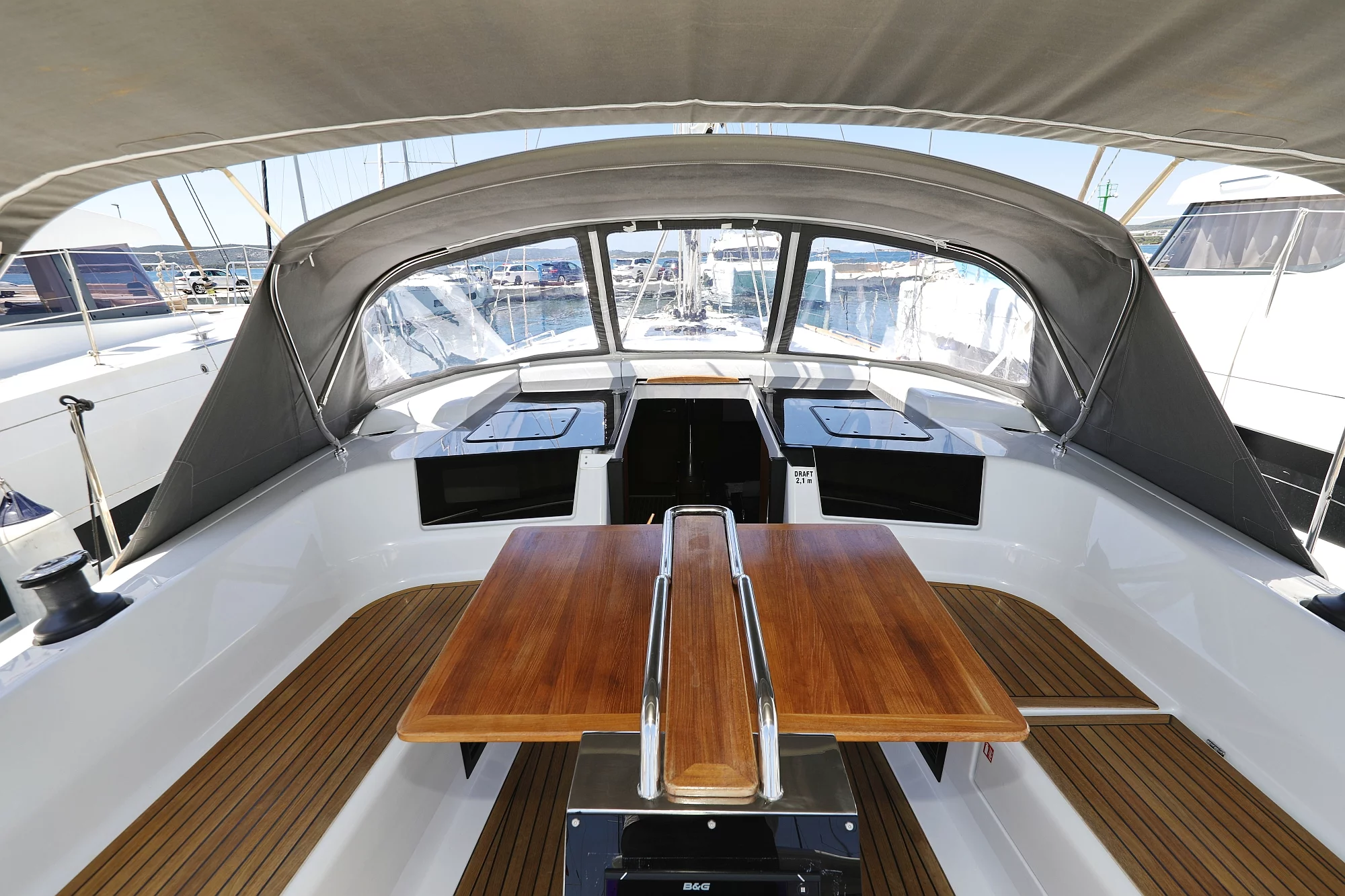 Hanse 418 (NIKE)  - 26
