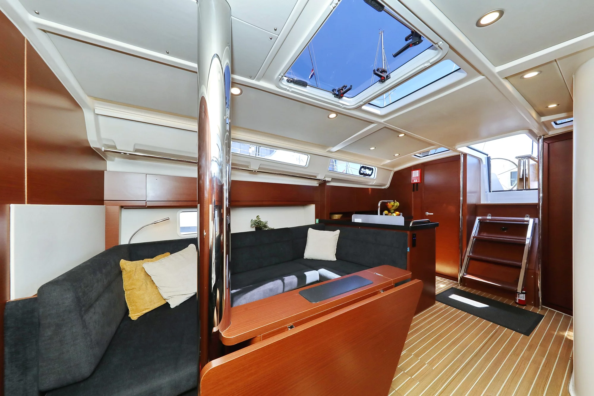 Hanse 418 (NIKE)  - 28