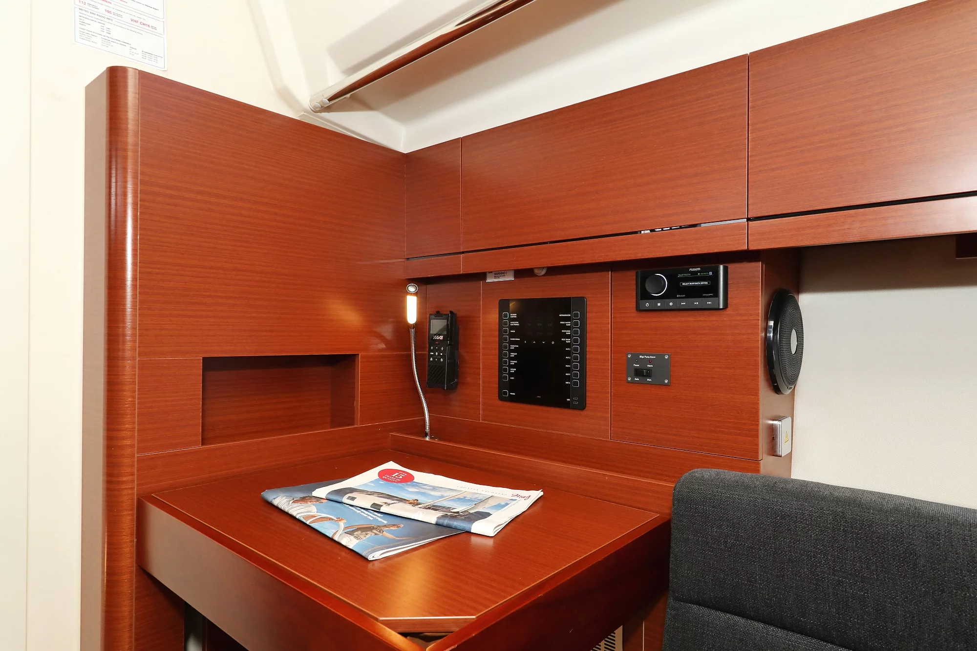 Hanse 418 (NIKE)  - 9