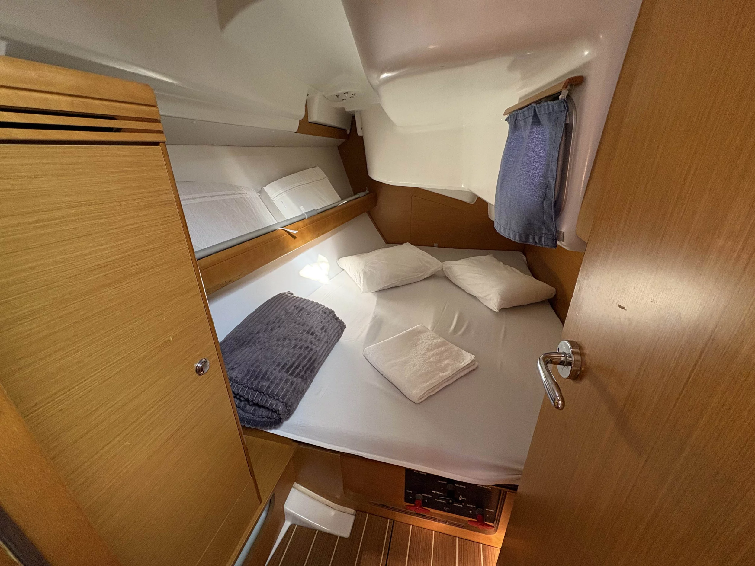 Sun Odyssey 36i (Sail Mira)  - 10