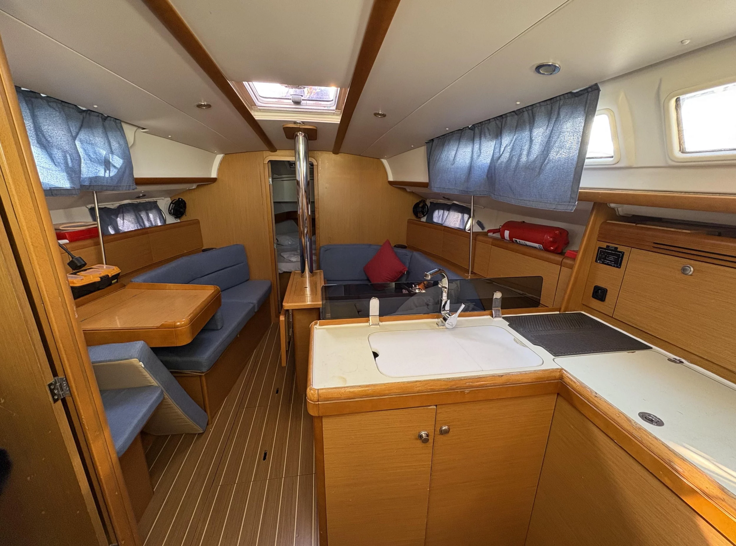 Sun Odyssey 36i (Sail Mira)  - 15