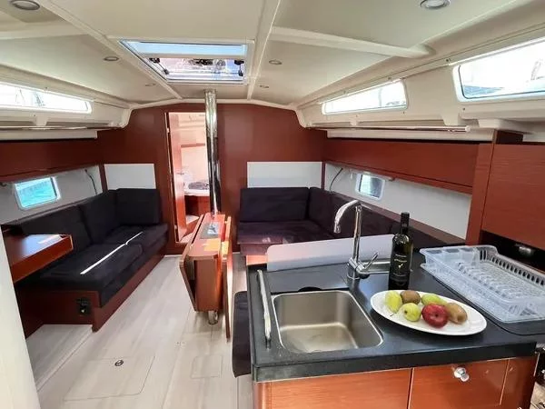 Hanse 418 (Eugene) Interior image - 1