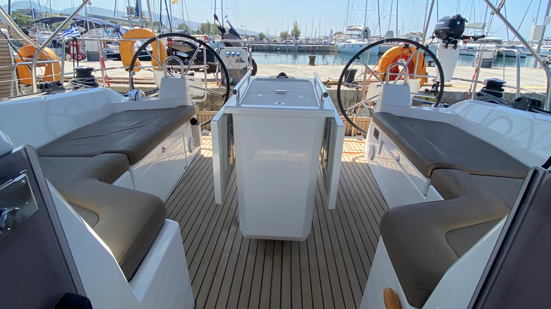 Photo #8 - Oceanis 40.1 (3 double and 1 bunk beds) (ARIA) in Skiathos - 18574