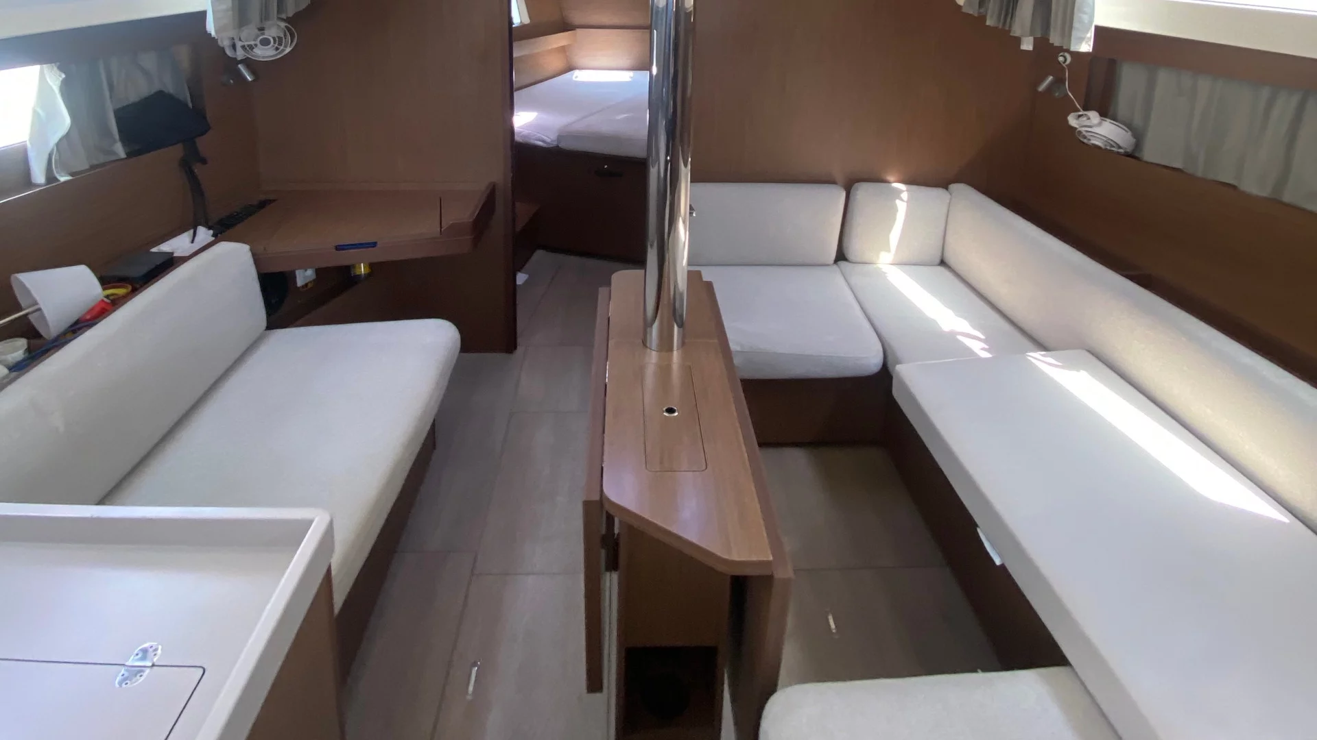 Oceanis 41.1 (IRIS)  - 7