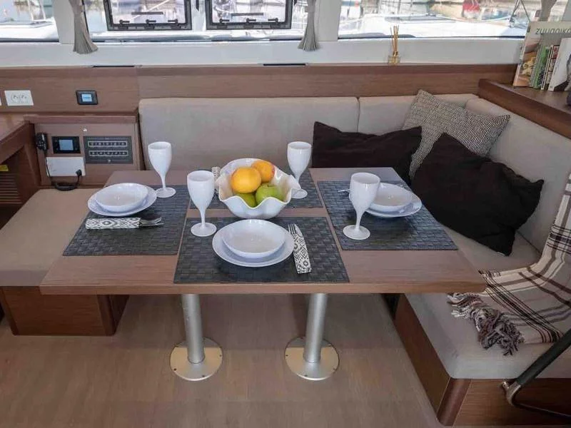 Lagoon 40 (LFK-Lagoon40 ()) Interior image - 1