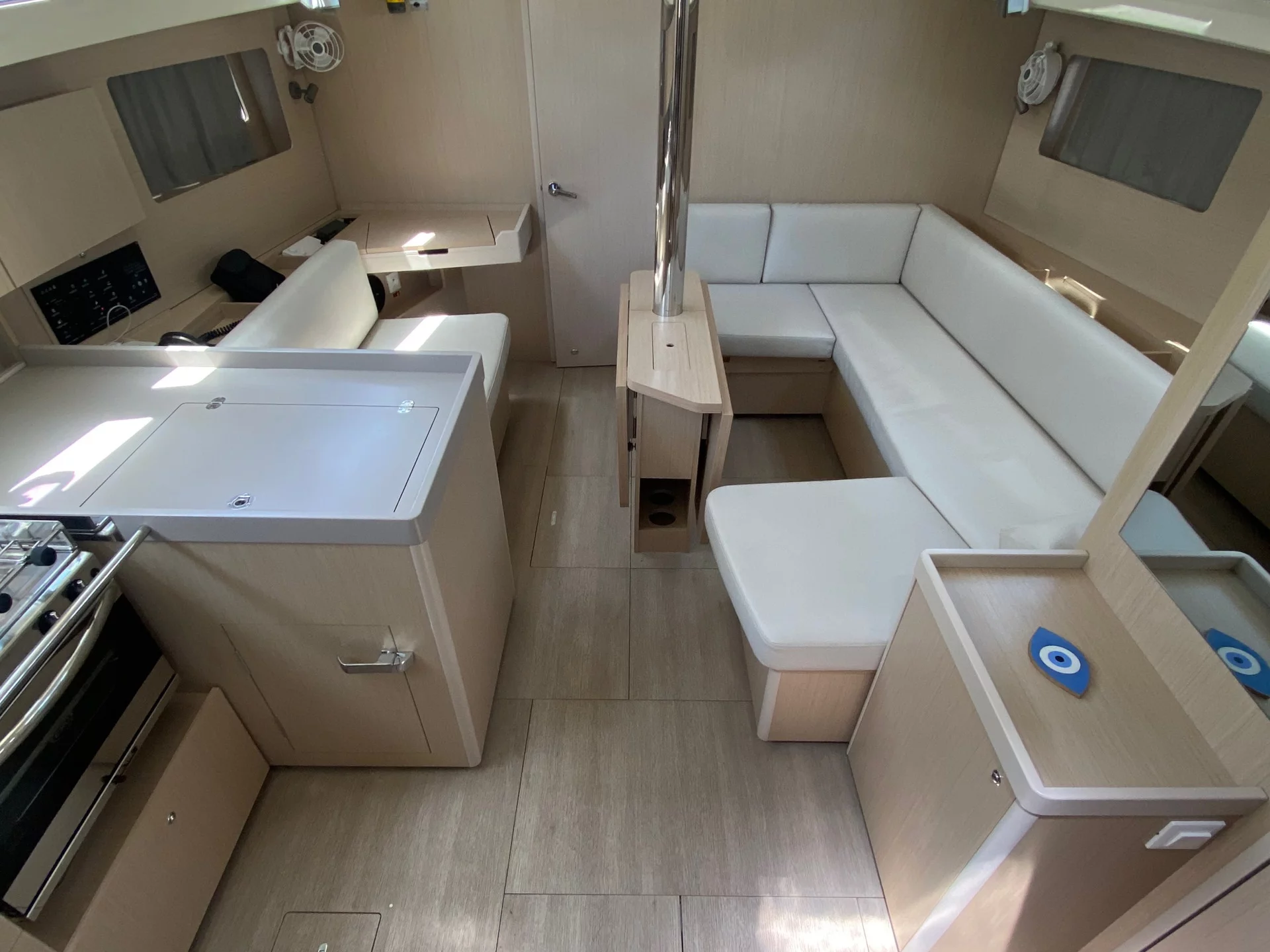 Oceanis 41.1 (Kalypso) Interior image - 10