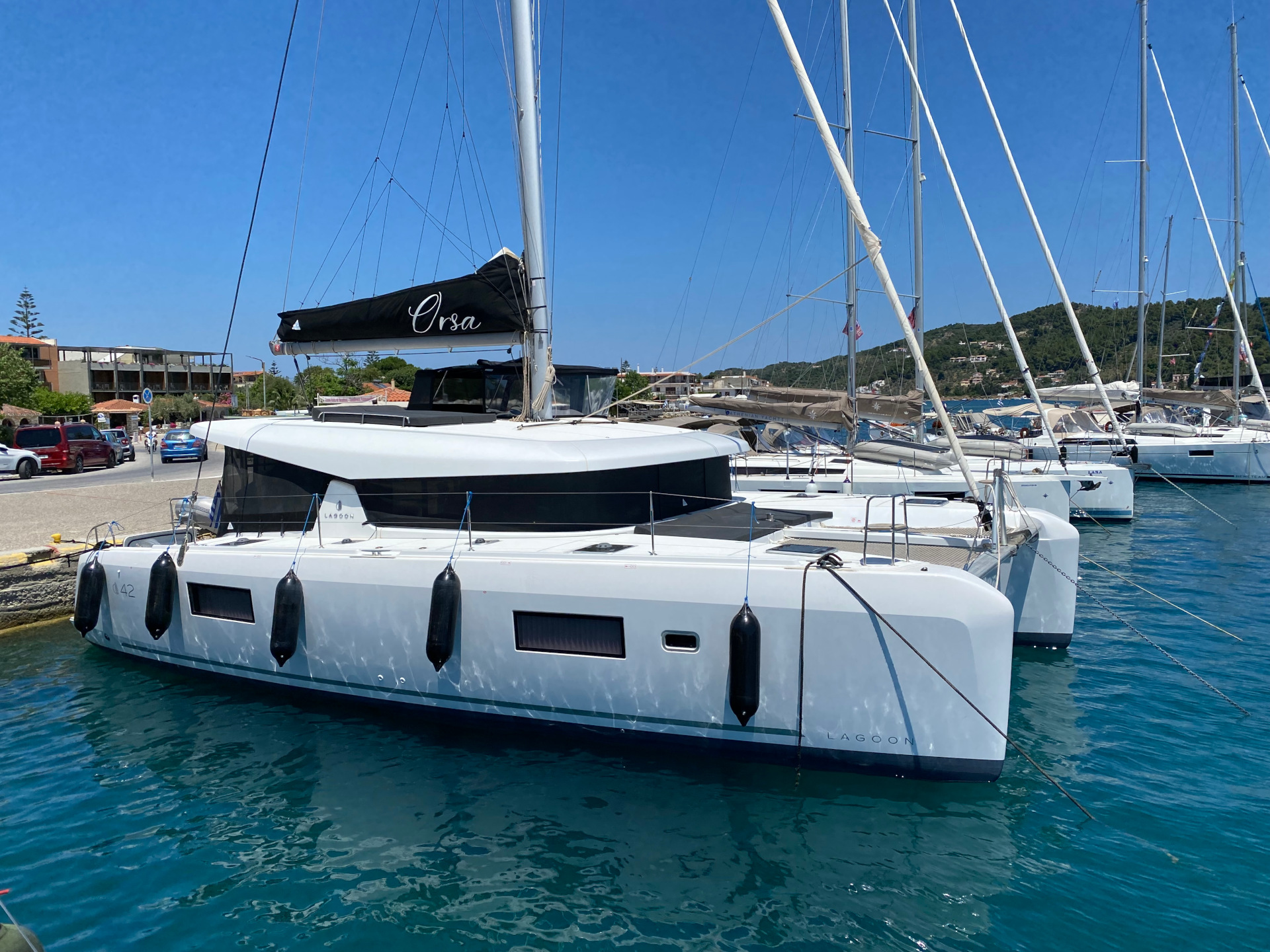 Photo #1 - Lagoon 42 (, Watermaker, Gen)_12 (ORSA (AC/Gen/W.Maker) en Skiathos - 15782