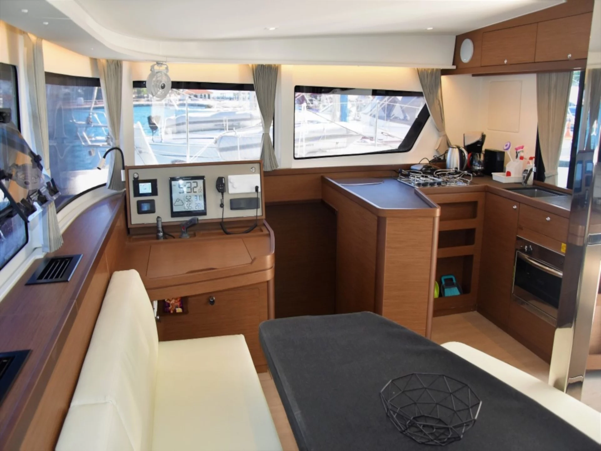 Lagoon 42 (AC, Gen, Watermaker) (ANTEL AC, Gen, W.maker) Interior image - 12