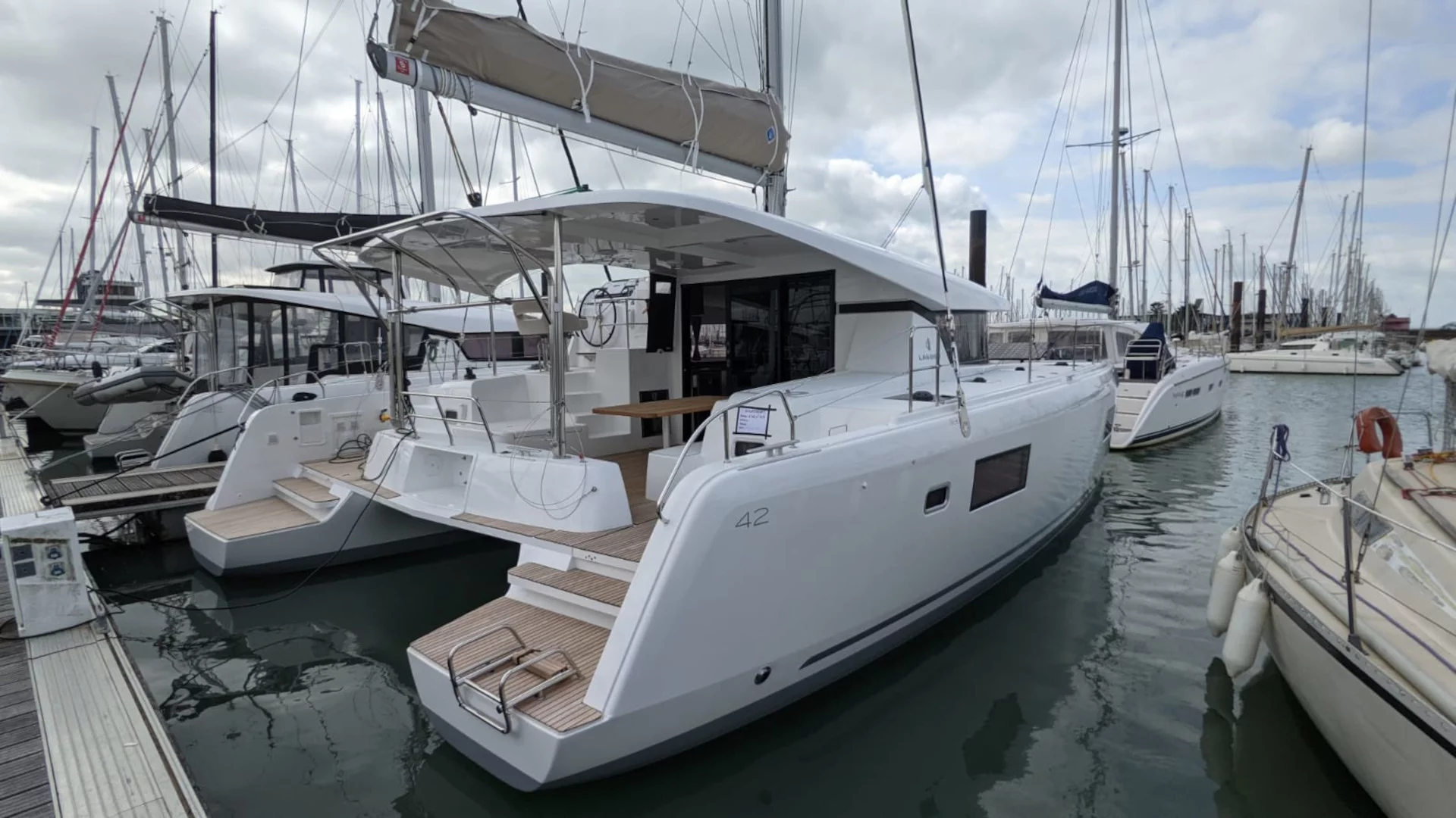Lagoon 42 (, Watermaker, Gen)_12 (RIA III (AC, Gen, w.maker))  - 2