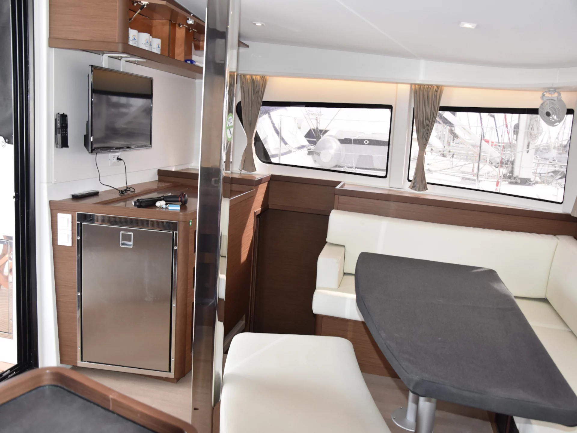 Lagoon 42 (, , Watermaker) (ARION AC, Gen, W.Maker) Interior image - 3