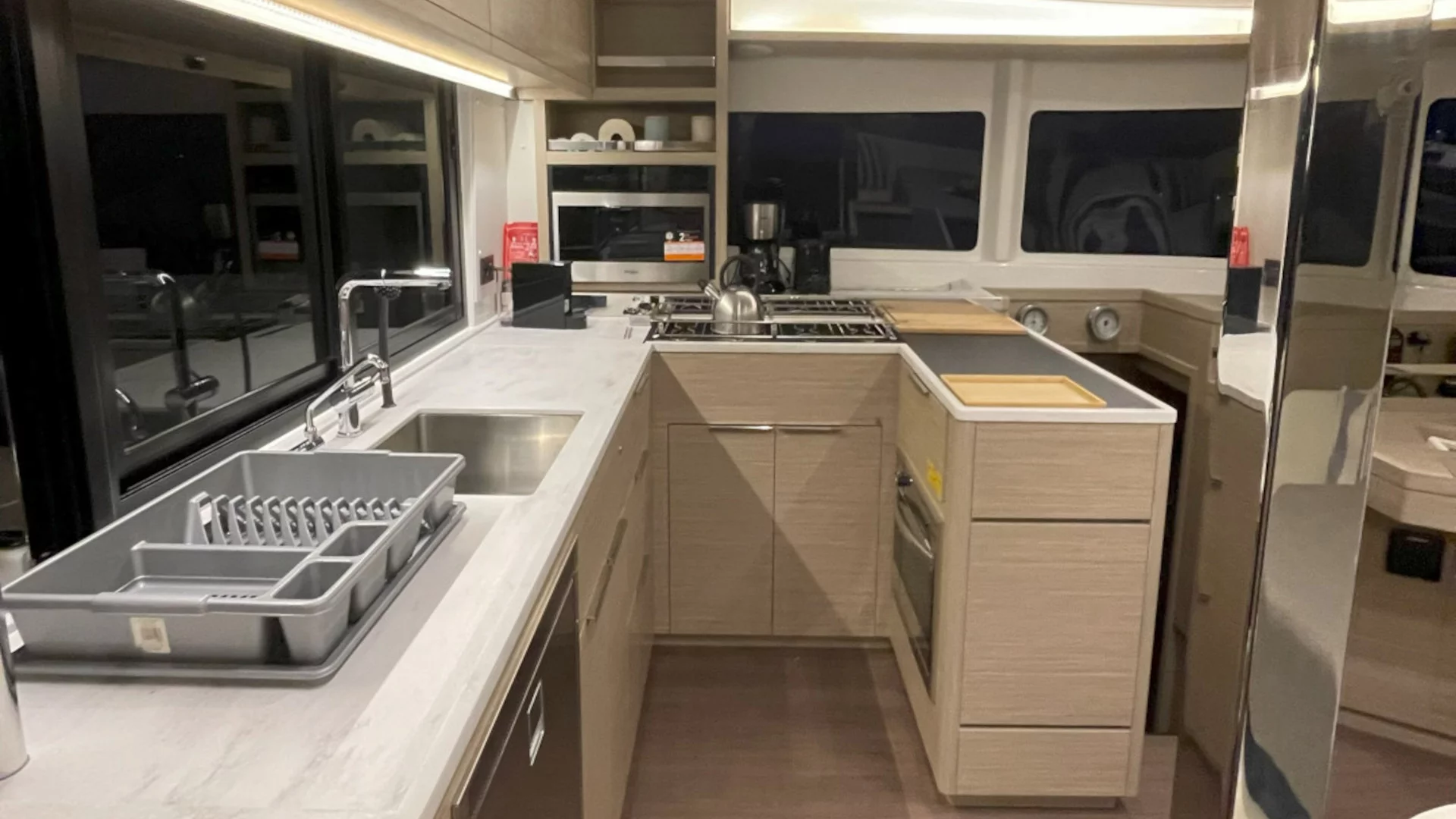 Lagoon 46 (LUXURY Equipped, SKIPPERED only) (ASTRAEUS)  - 19