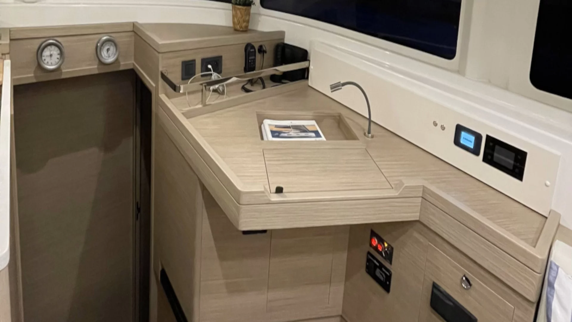 Lagoon 46 (LUXURY Equipped, SKIPPERED only) (ASTRAEUS)  - 10