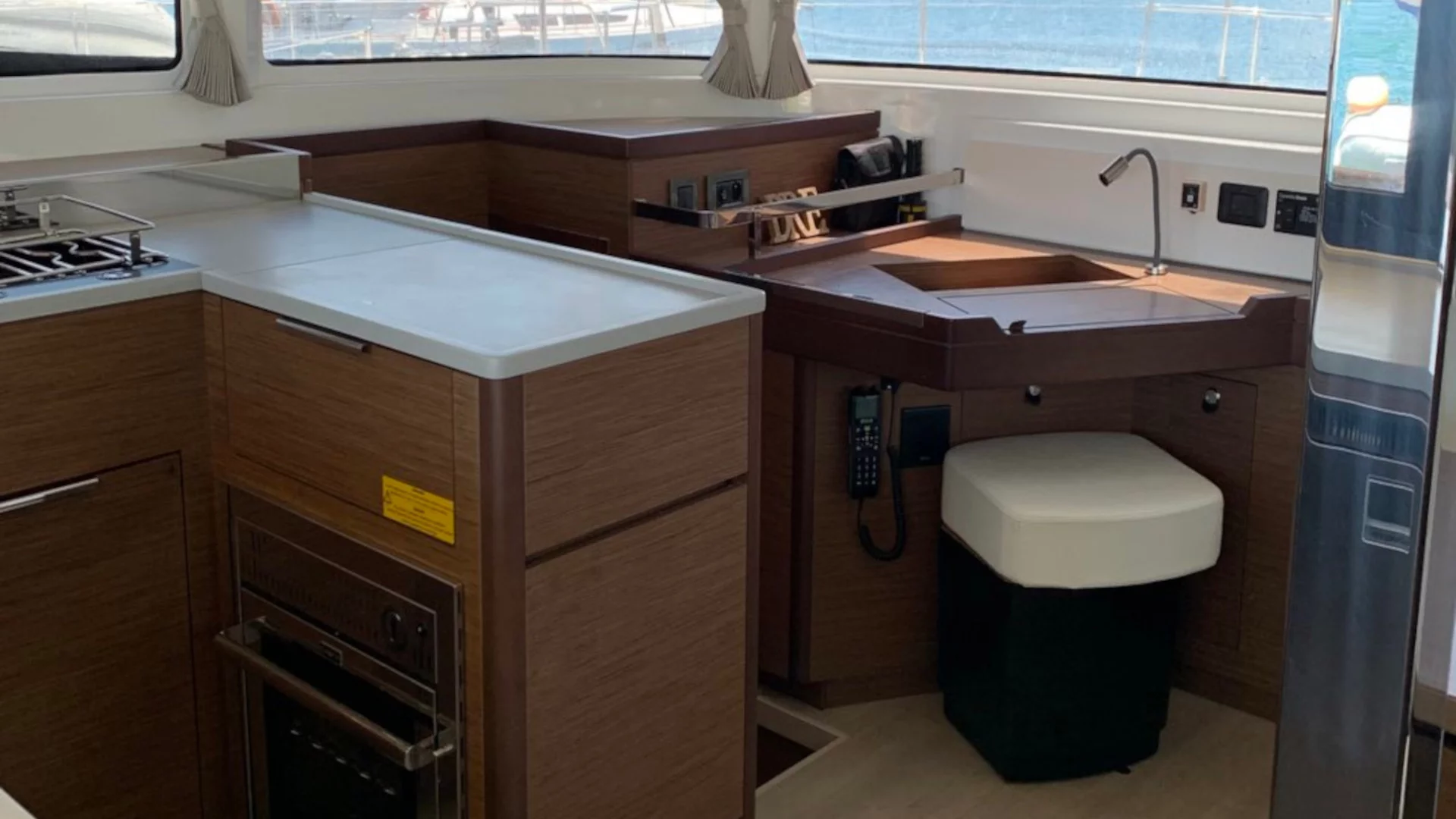 Lagoon 46 (AC, Gen, Watermaker) (ESPABILA, (ac, Gen, W/Maker))  - 9