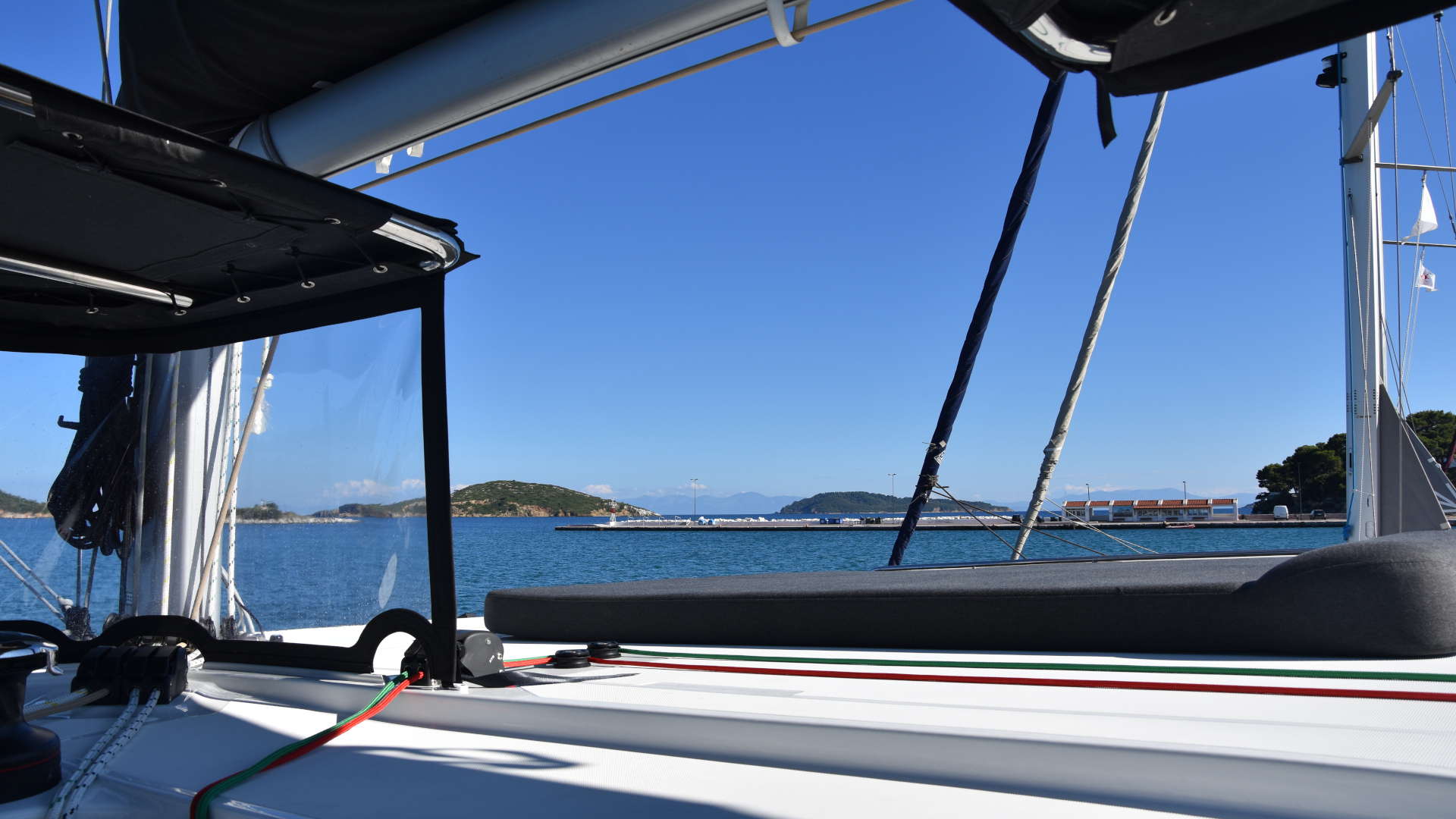 Photo #4 - Lagoon 42 (AC, Gen, Watermaker) (Kit Cat) in Athens - 16281