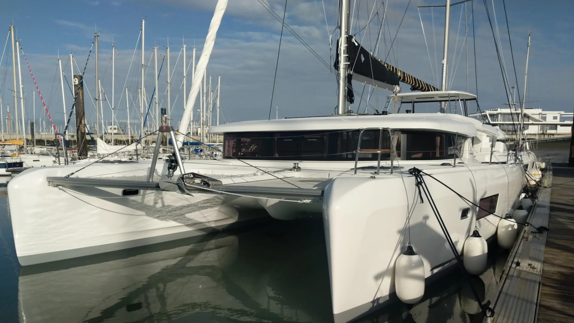 Lagoon 42 (AC, Gen, Watermaker) (Kit Cat)  - 13