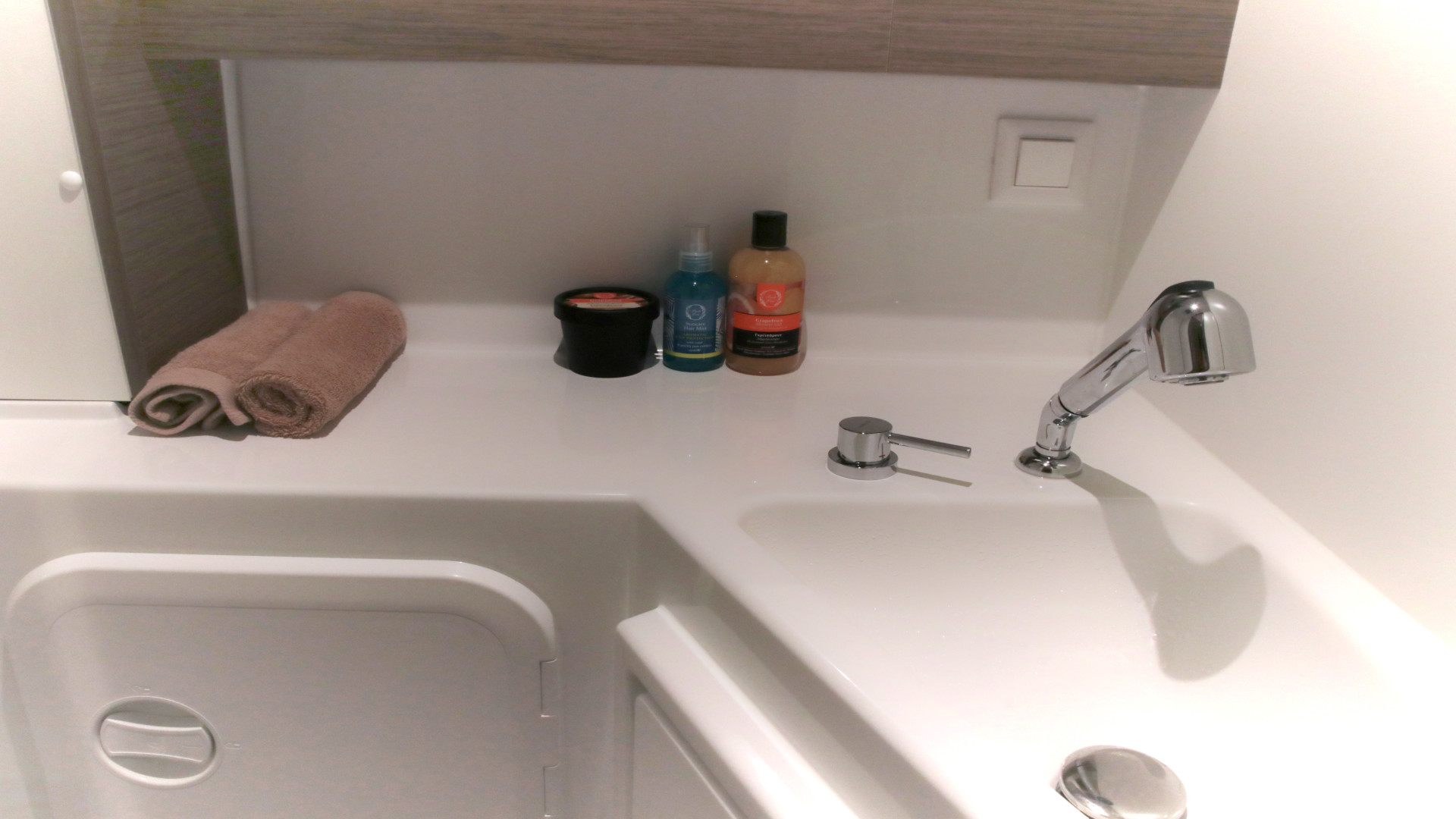 Photo #2 - Lagoon 42 (AC, Gen, Watermaker) (Kit Cat) in Athens - 16281