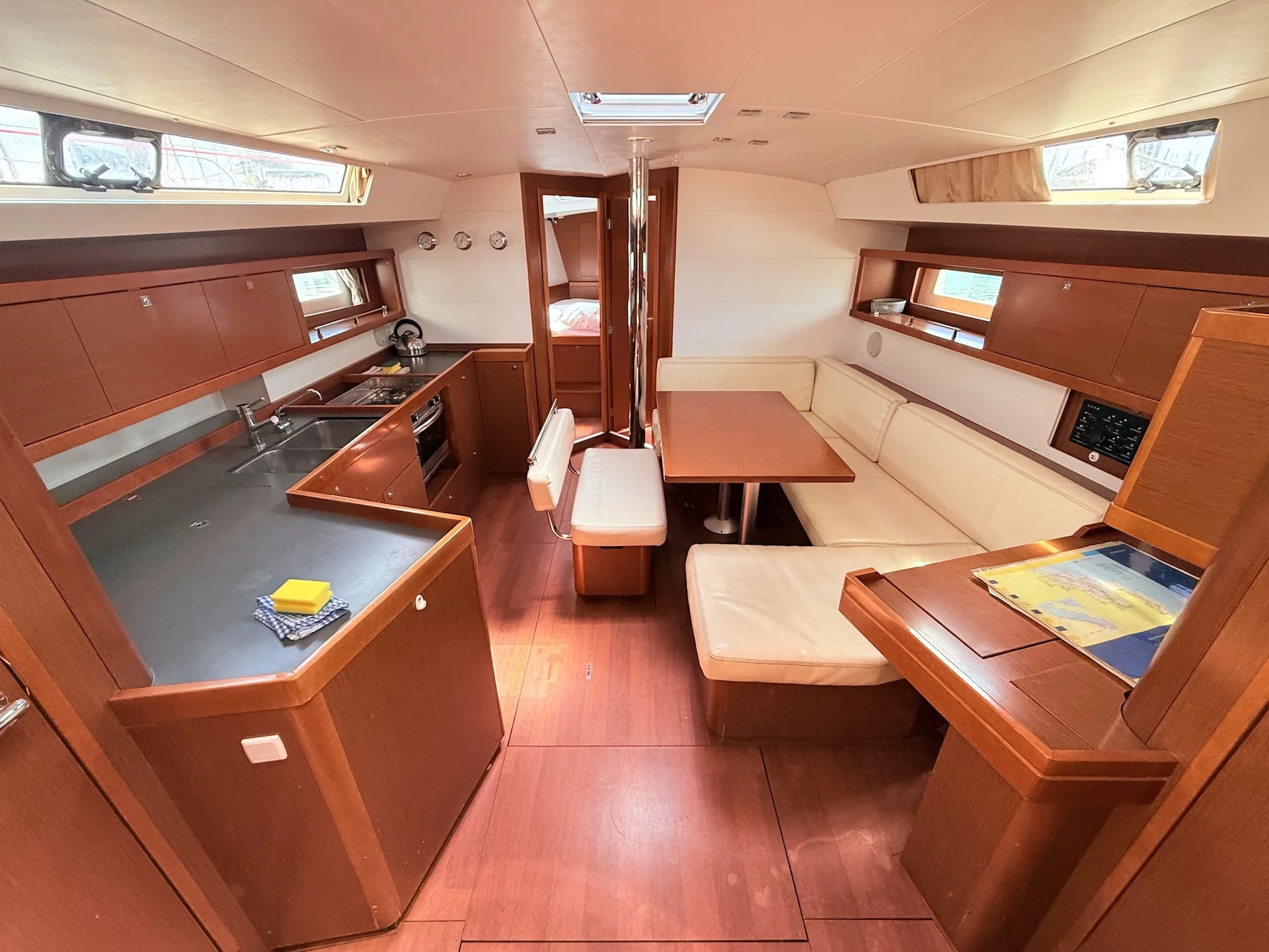 Oceanis 45 (Viki) Interior image - 11